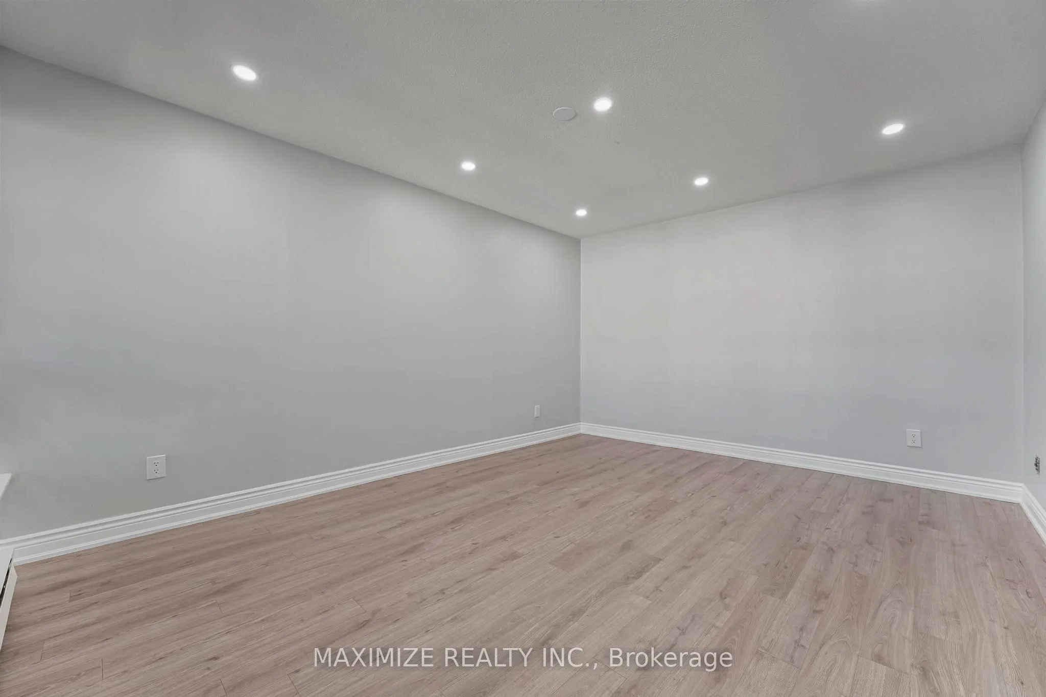 1055 Dundas Street E, #192