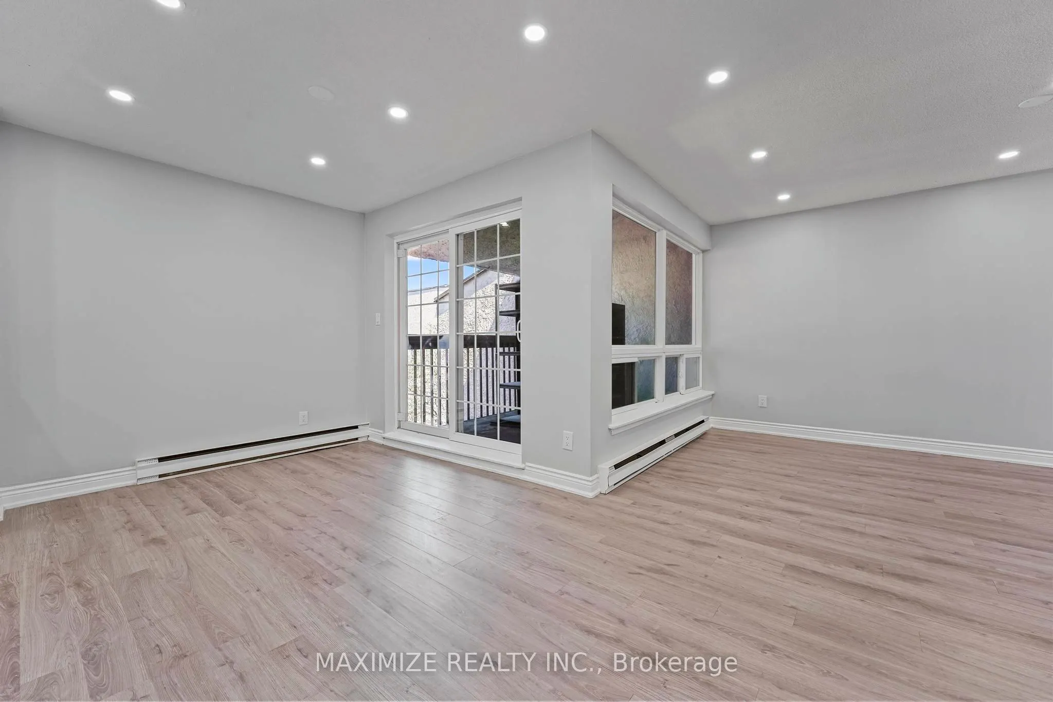 1055 Dundas Street E, #192
