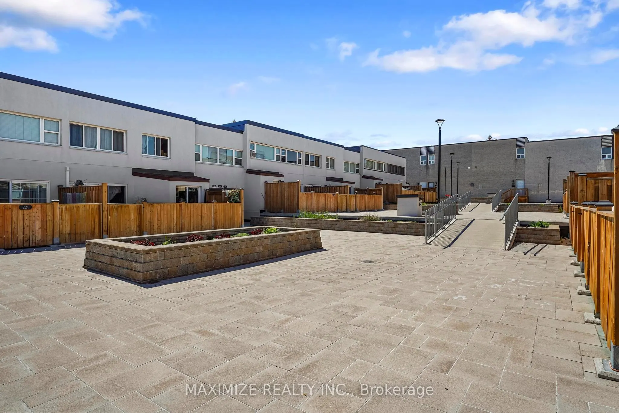 1055 Dundas Street E, #192