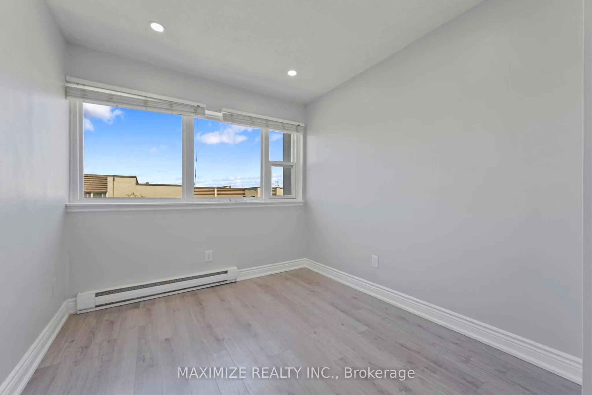1055 Dundas Street E, #192