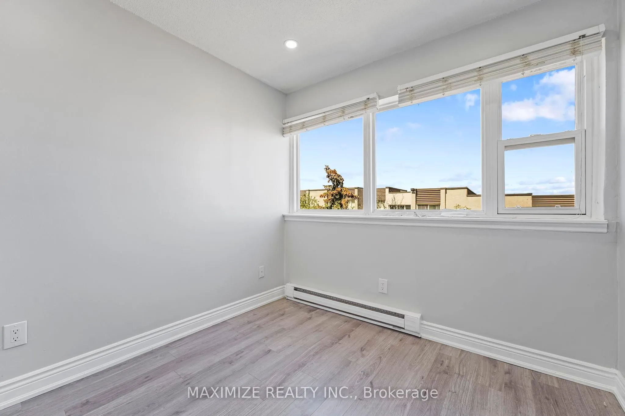 1055 Dundas Street E, #192