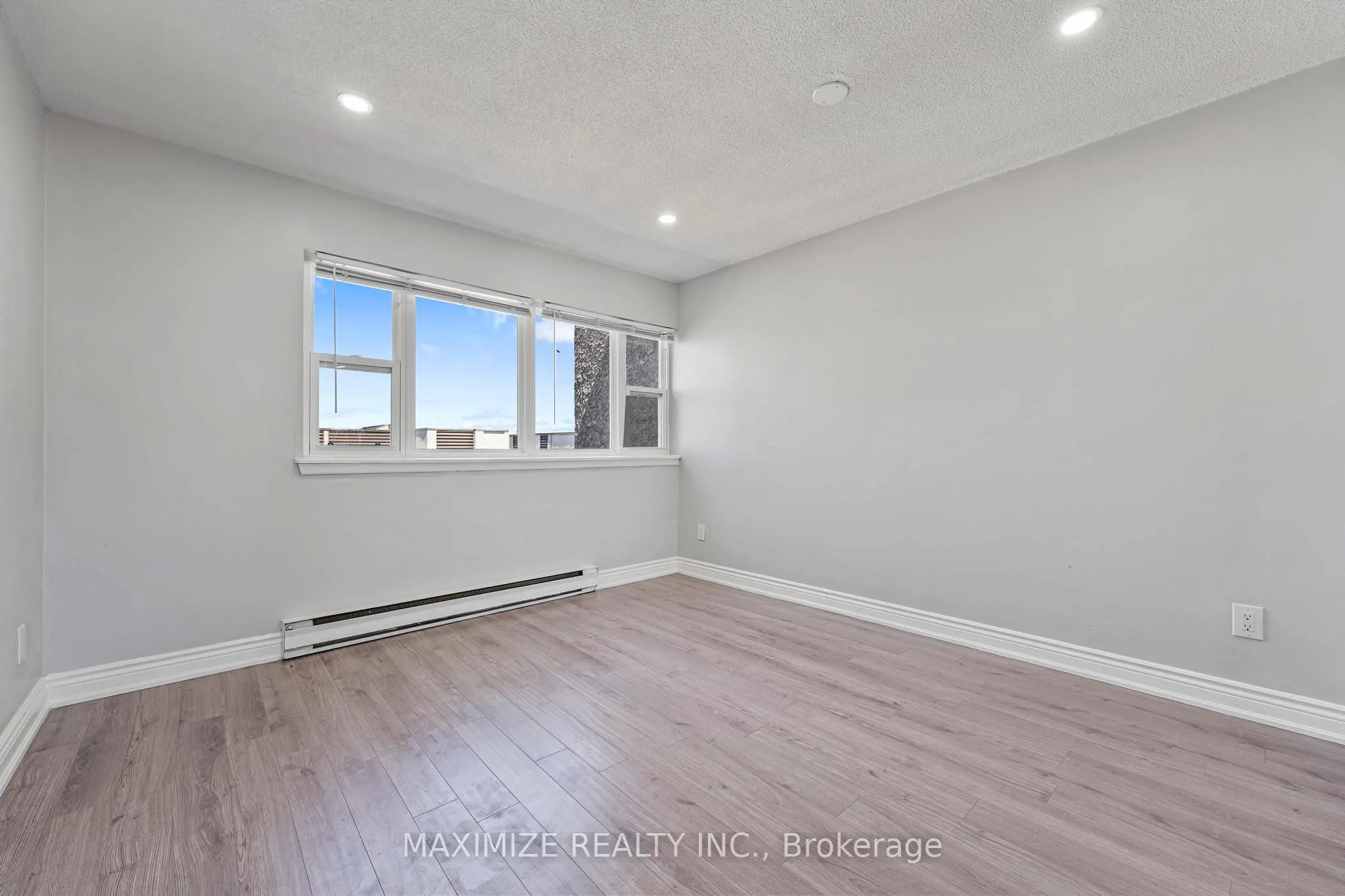 1055 Dundas Street E, #192