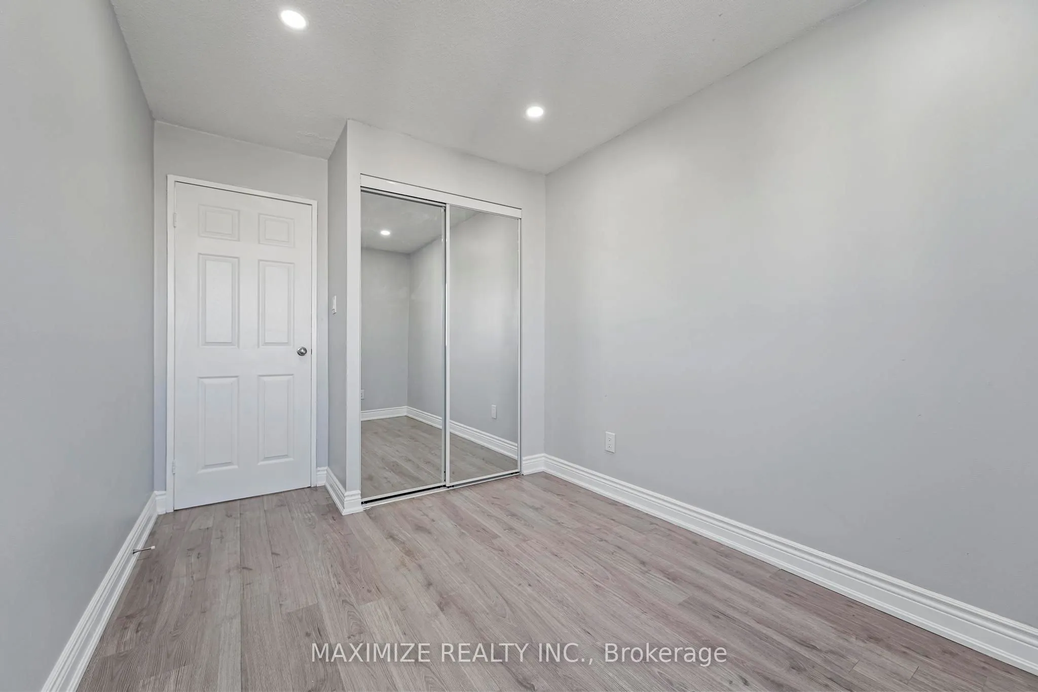 1055 Dundas Street E, #192