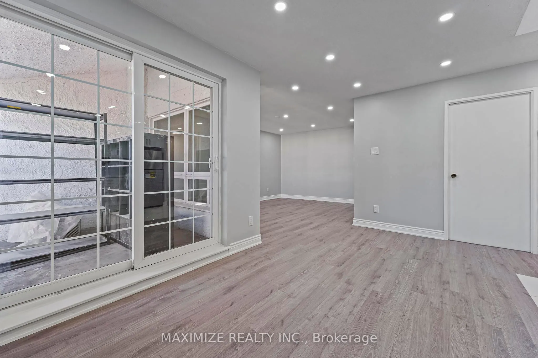 1055 Dundas Street E, #192