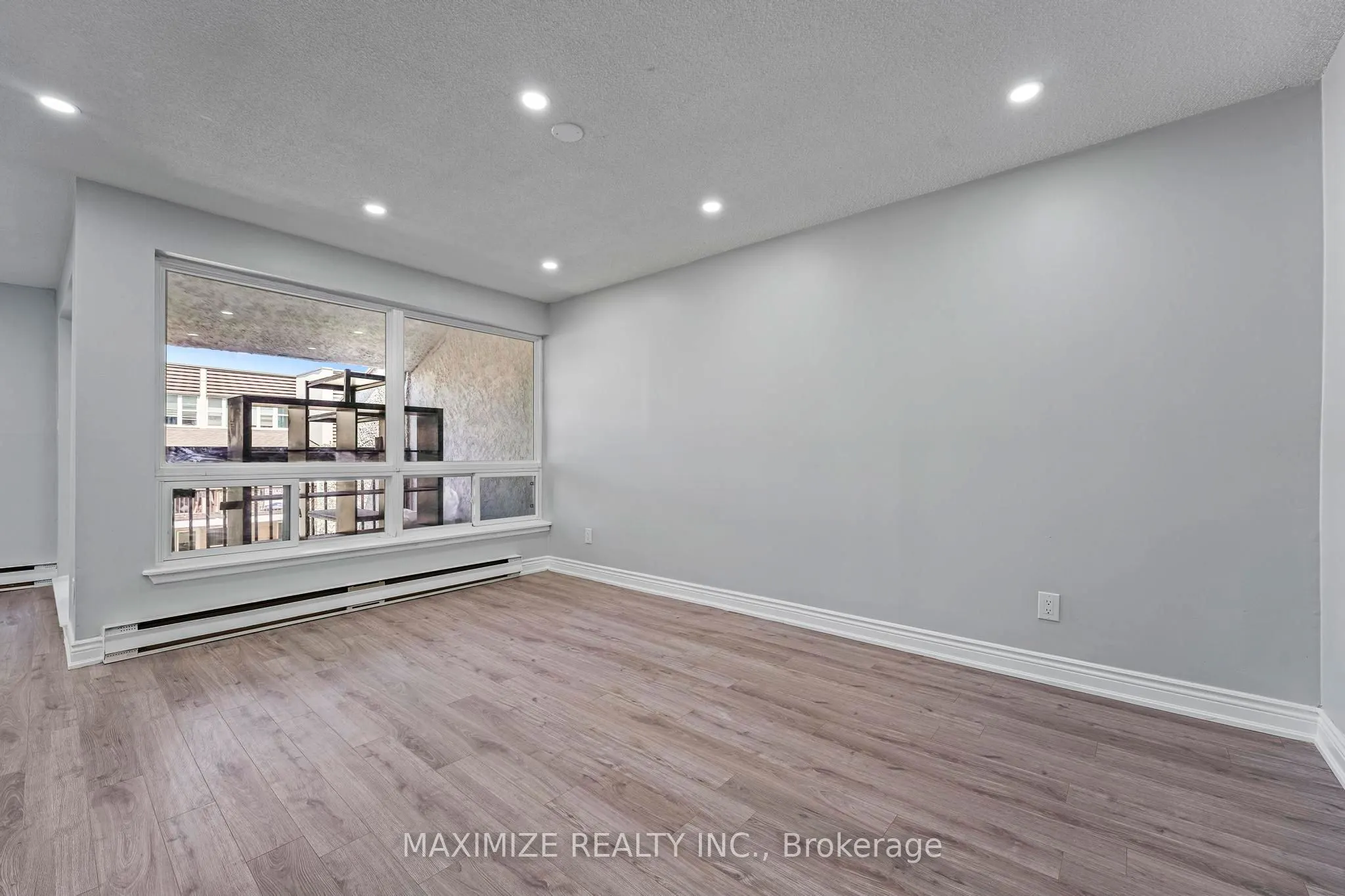 1055 Dundas Street E, #192