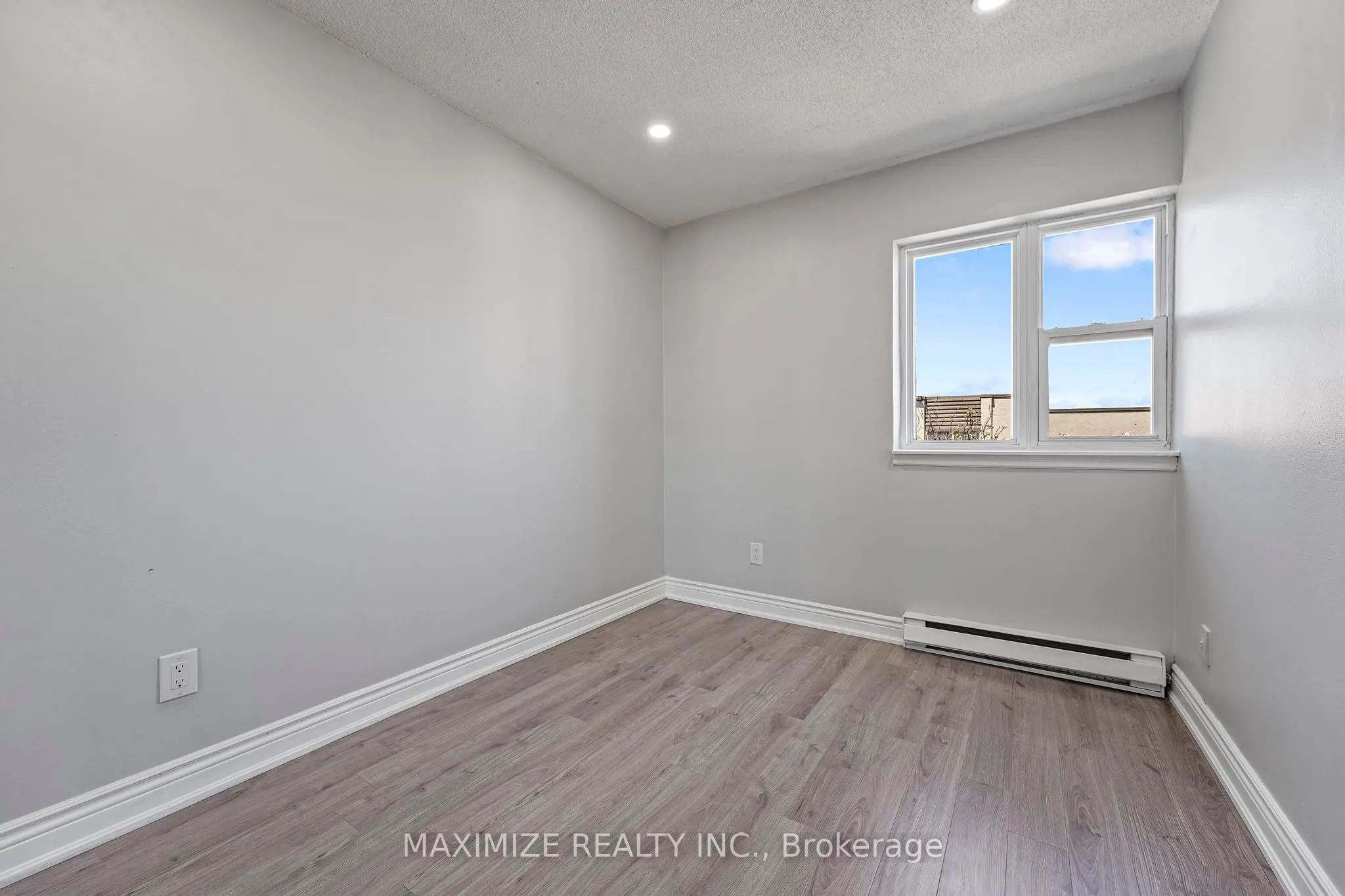 1055 Dundas Street E, #192