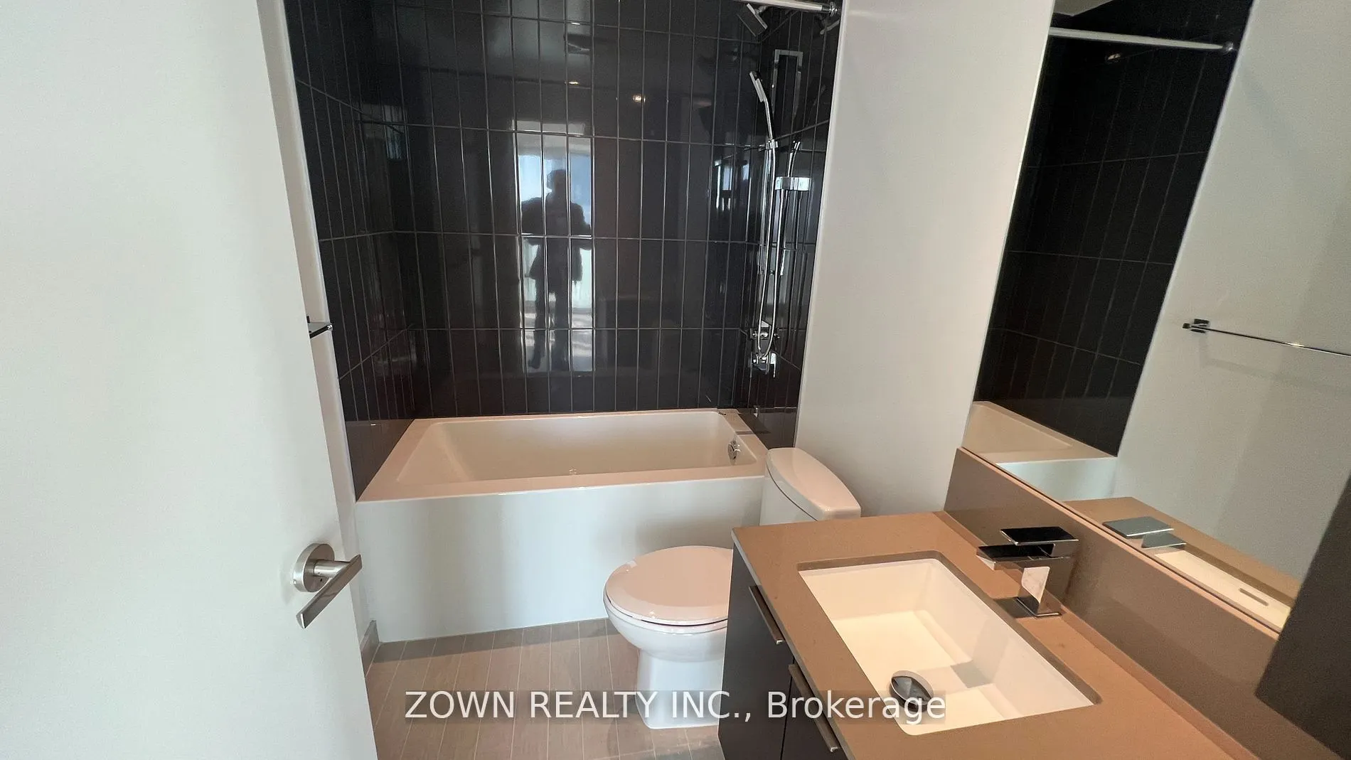 3900 Confederation Parkway, #1506