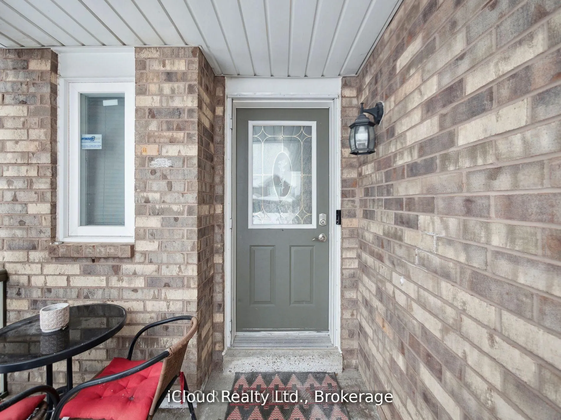 424 Jay Crescent