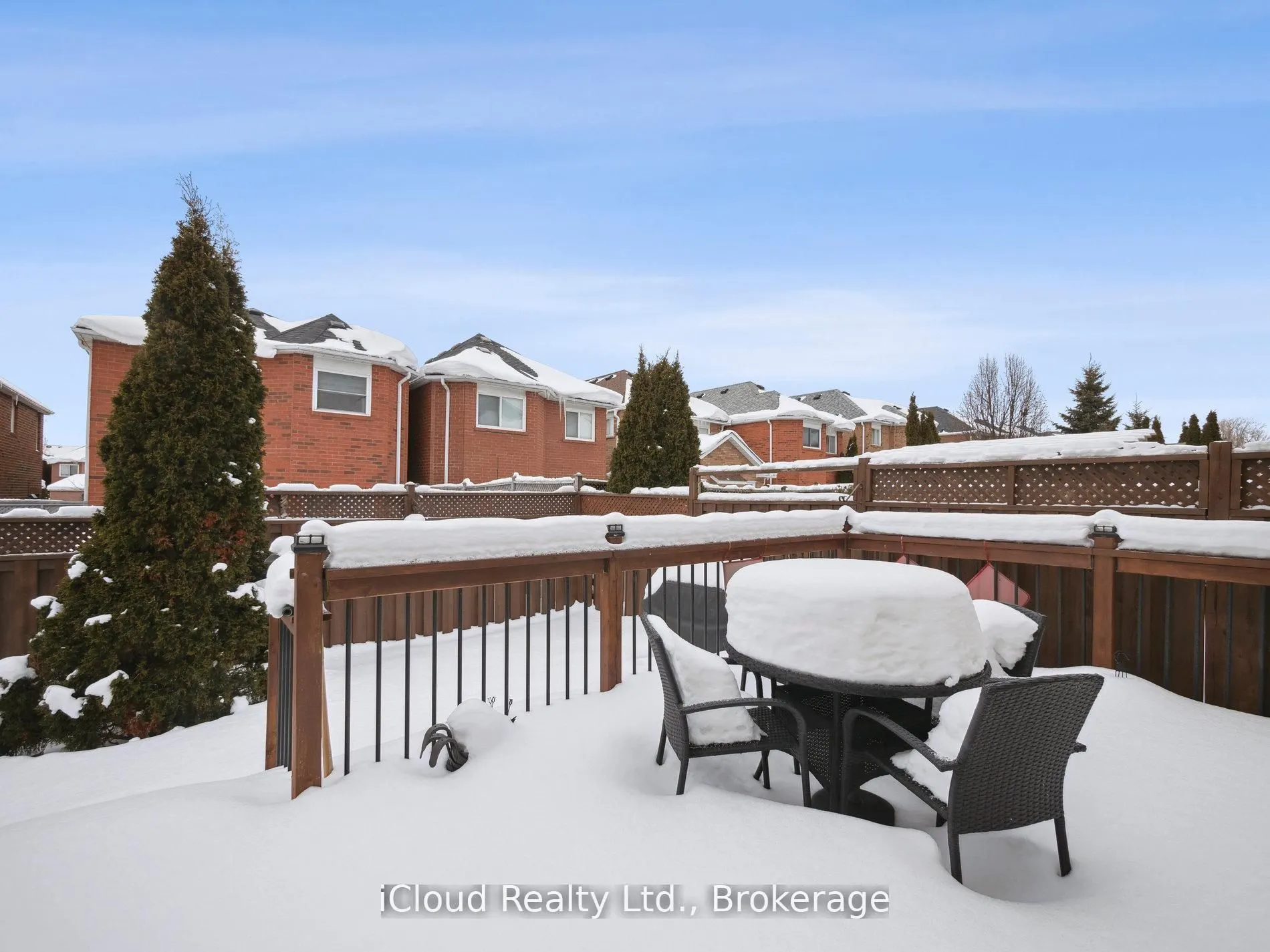 424 Jay Crescent
