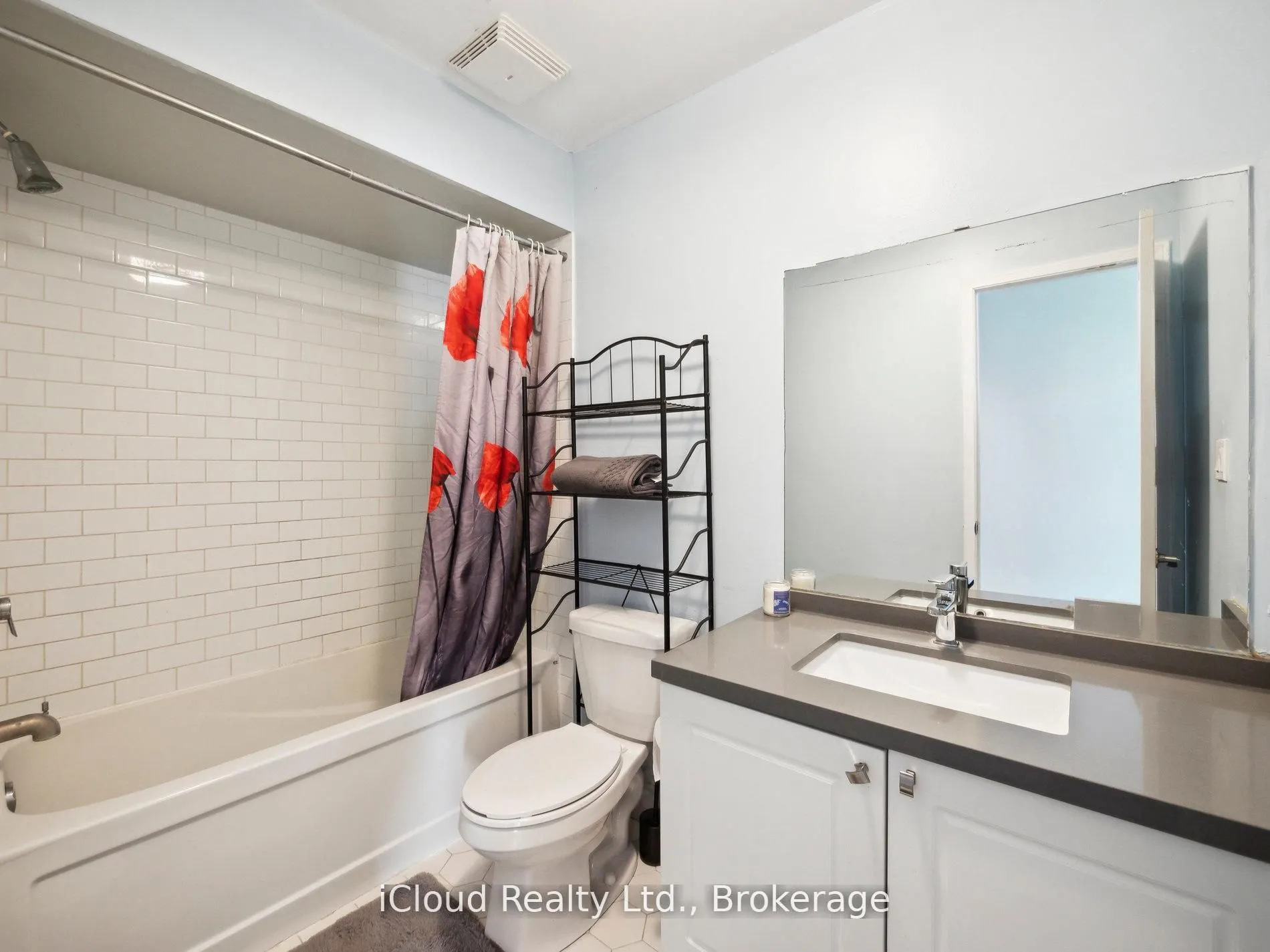 424 Jay Crescent