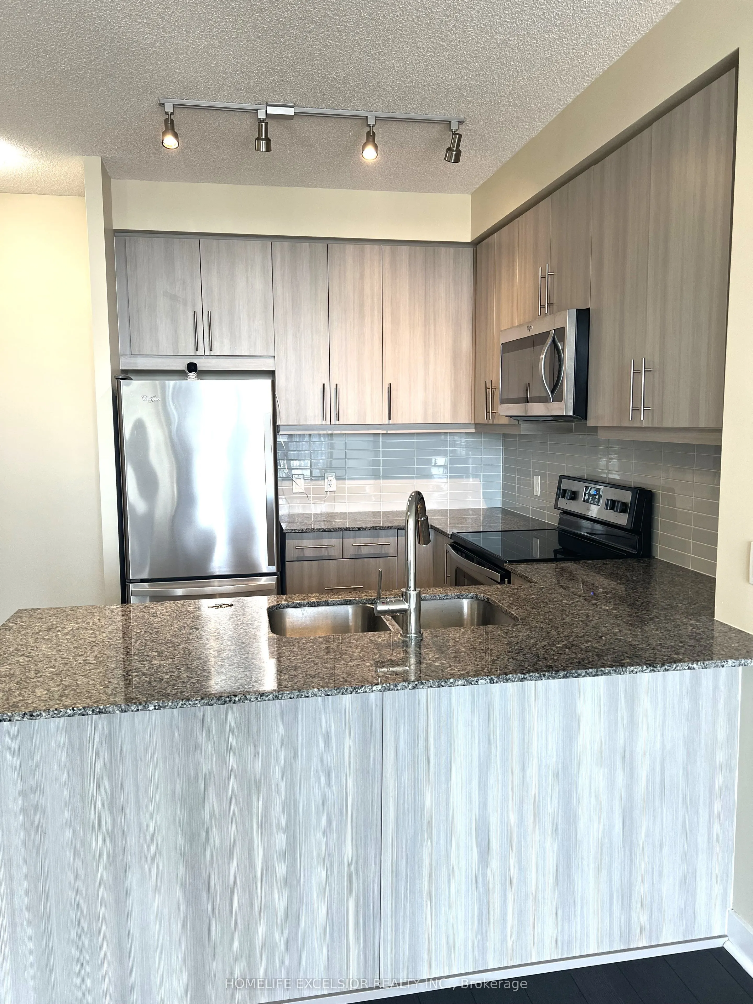 3975 Grand Park Drive, #1006