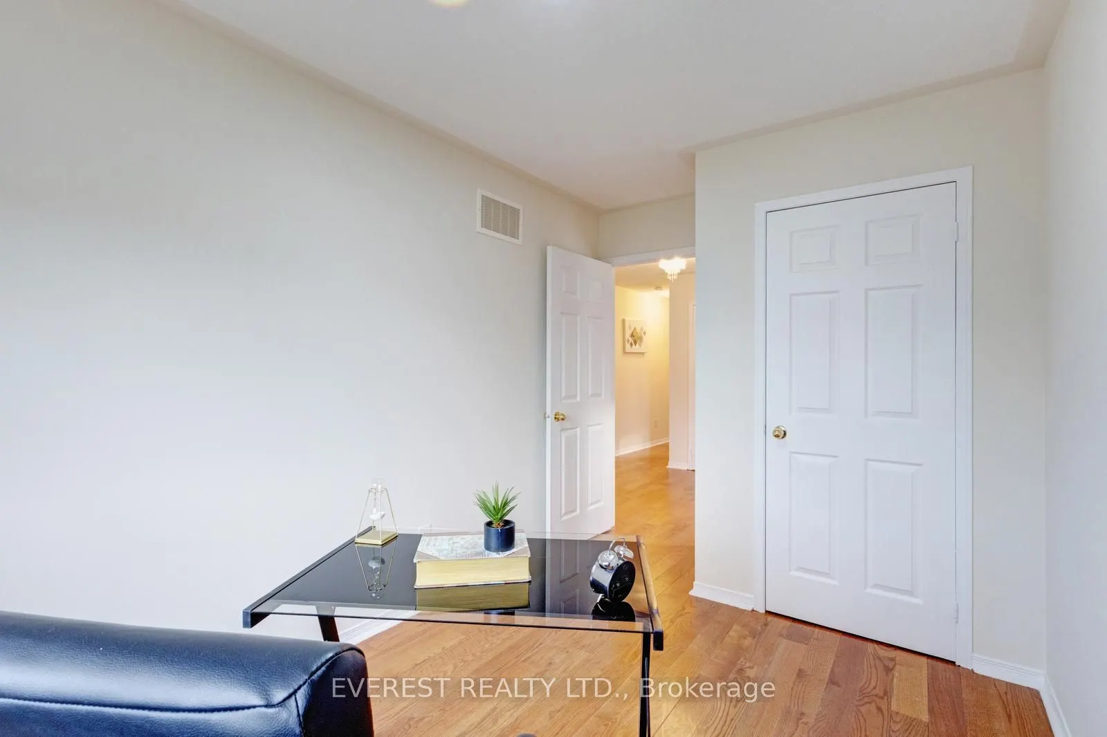 5172 Nestling Grove