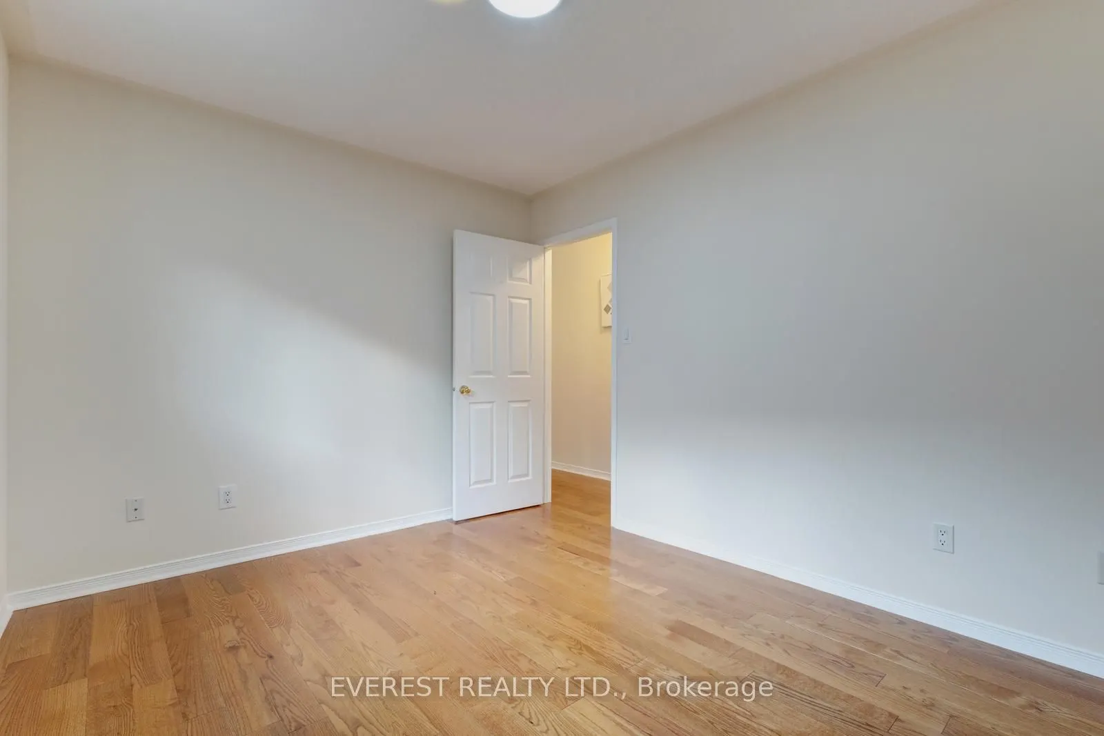 5172 Nestling Grove