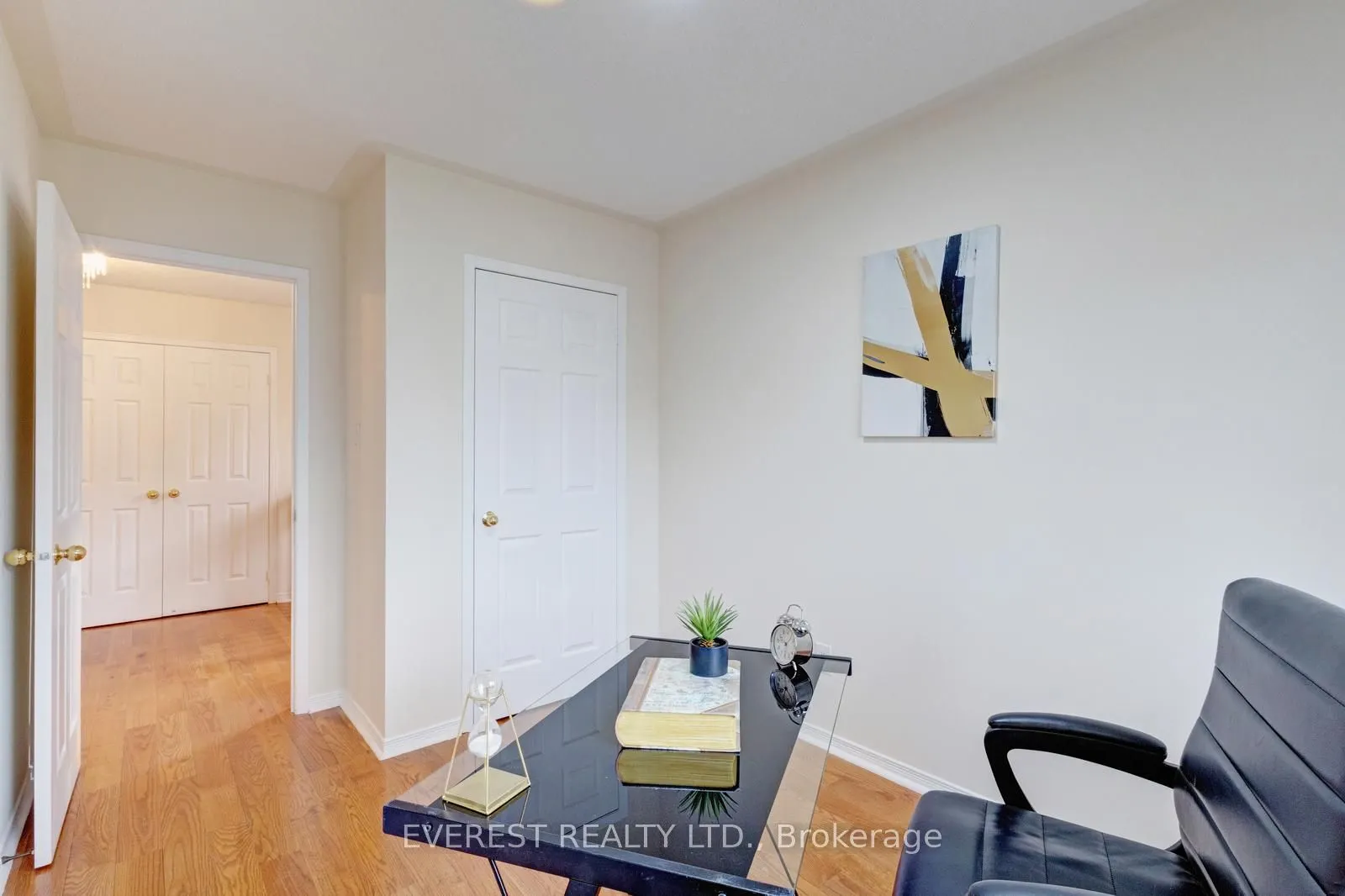 5172 Nestling Grove