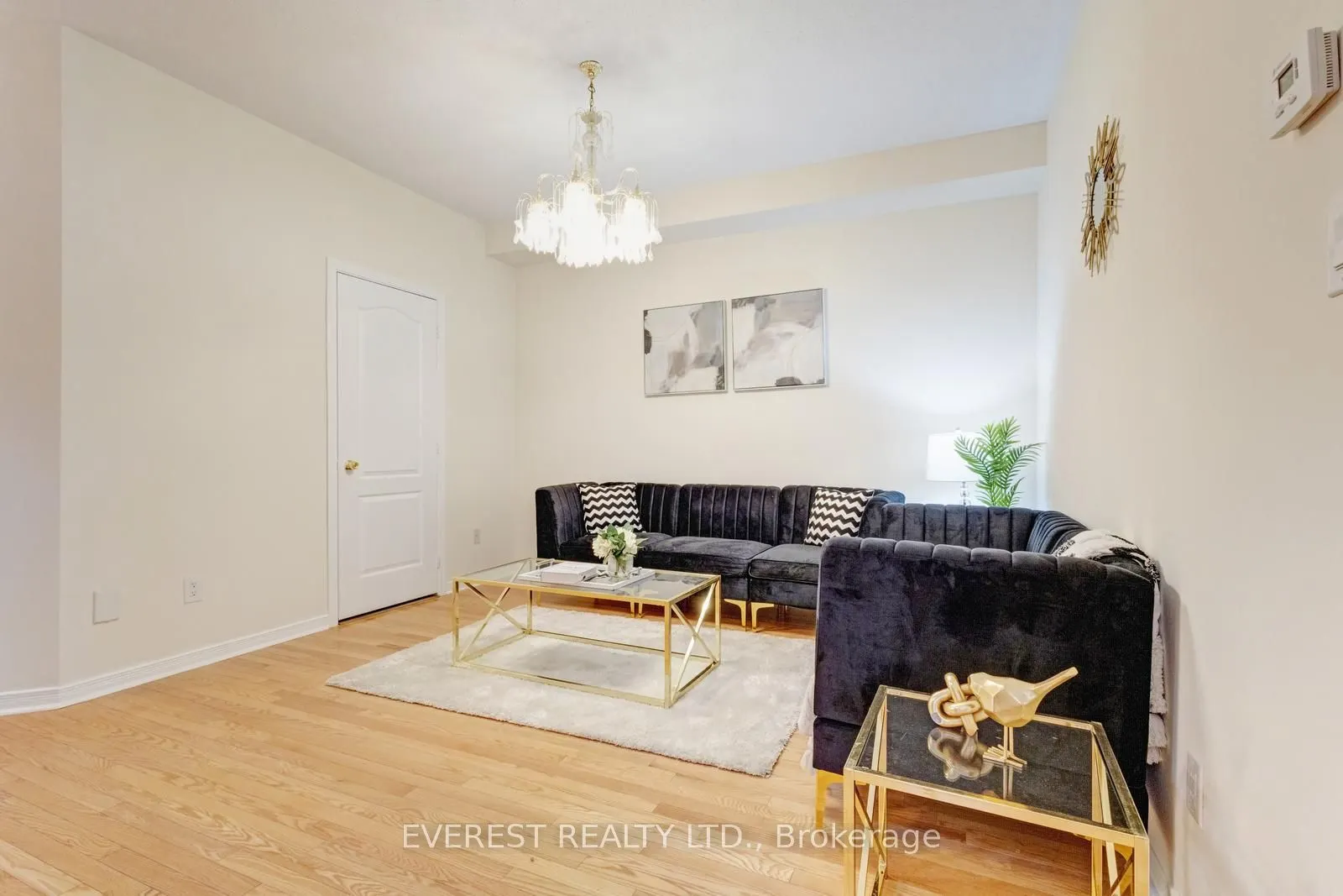 5172 Nestling Grove