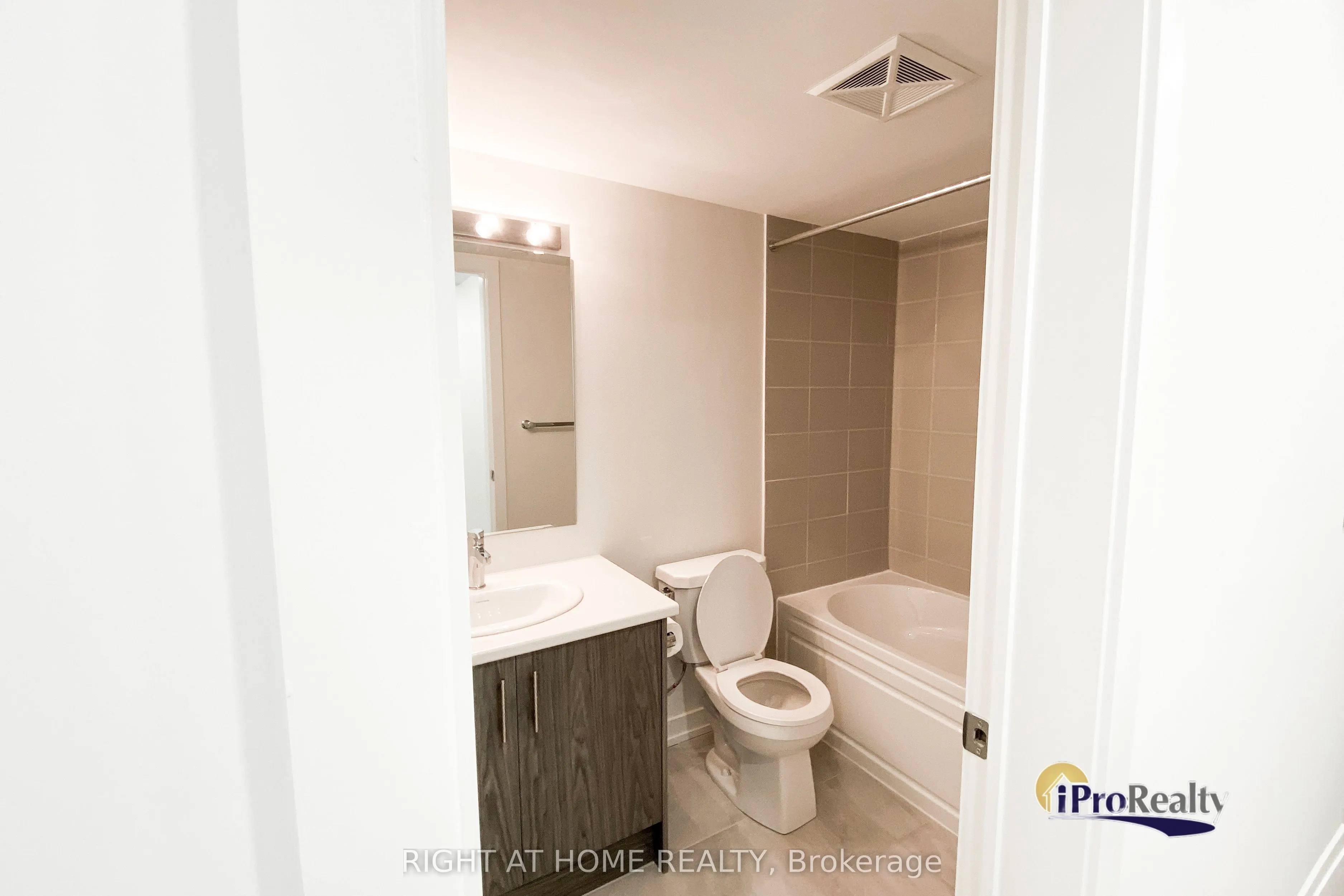 3550 Colonial Drive, #30