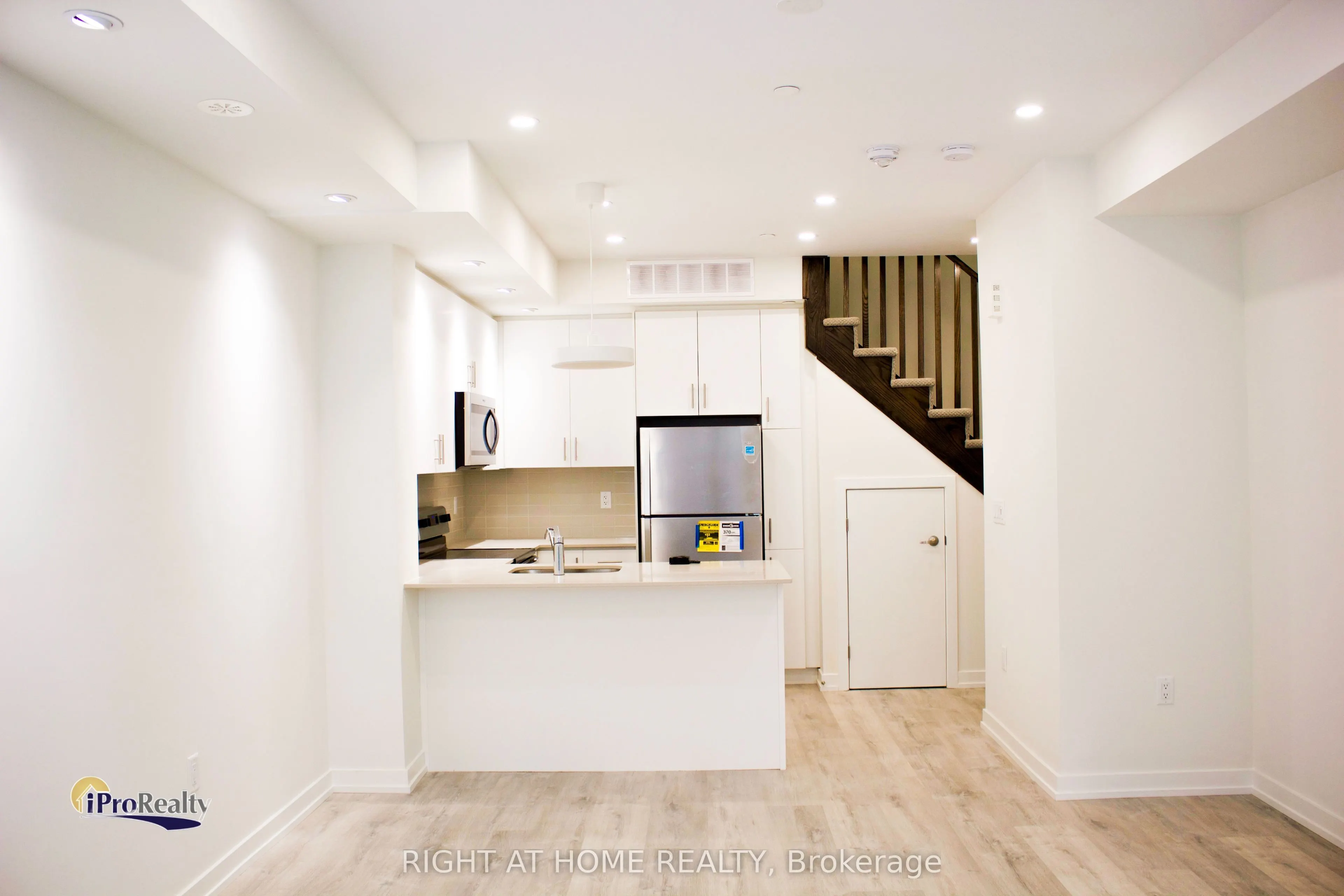 3550 Colonial Drive, #30
