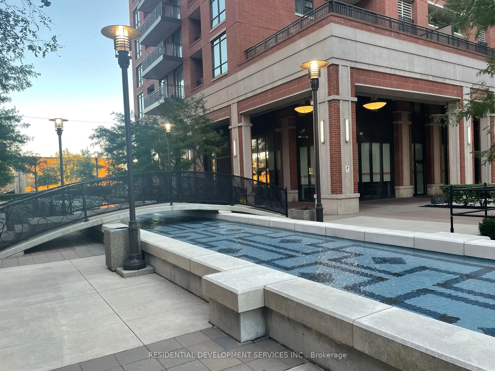 800 Lawrence Avenue W, #1618