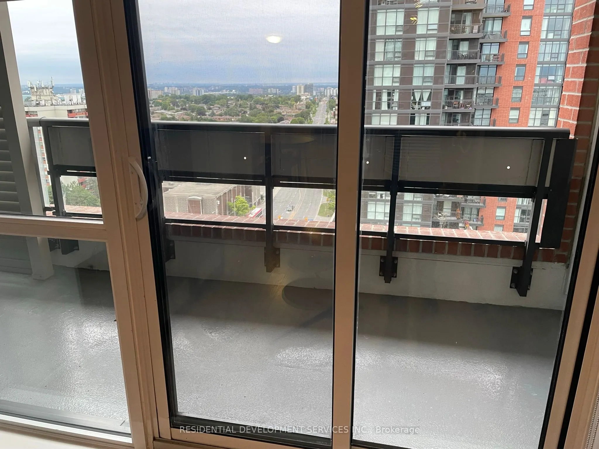 800 Lawrence Avenue W, #1618