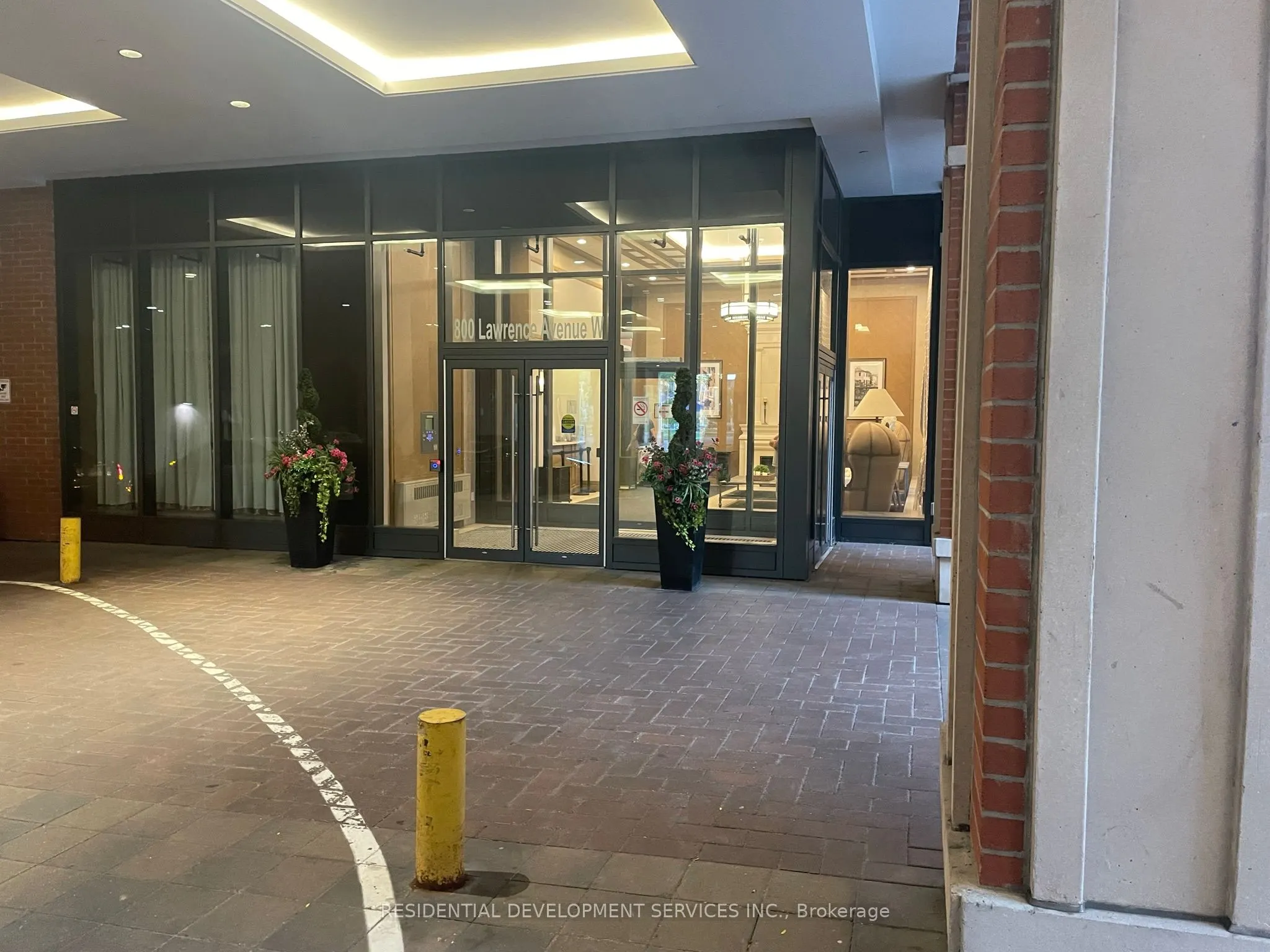 800 Lawrence Avenue W, #1618