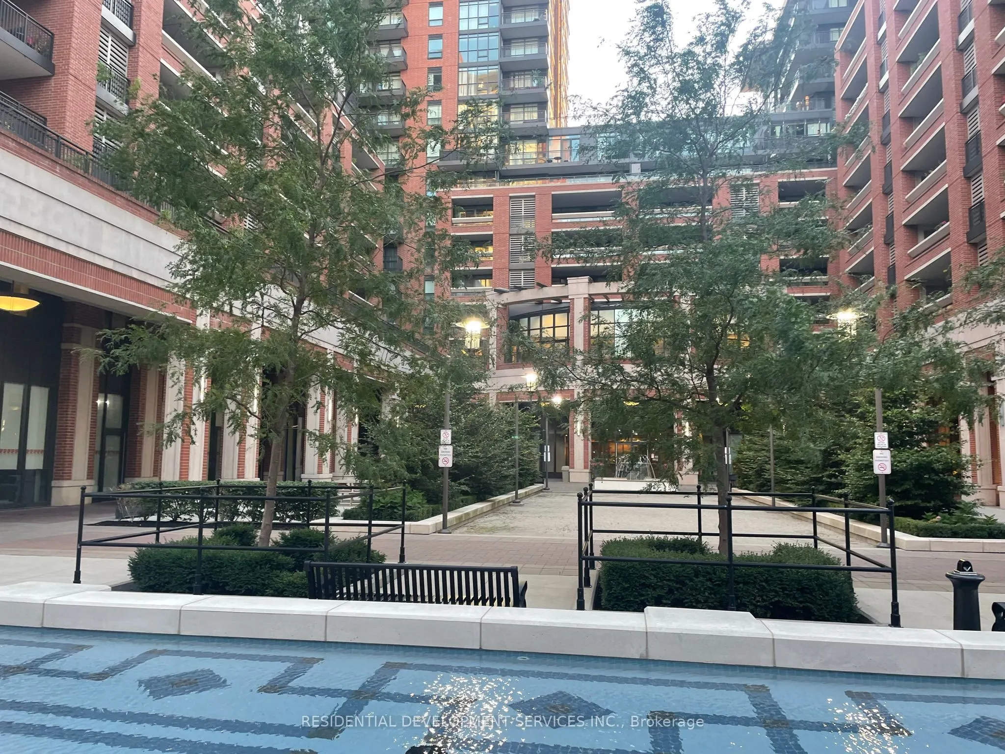800 Lawrence Avenue W, #1618