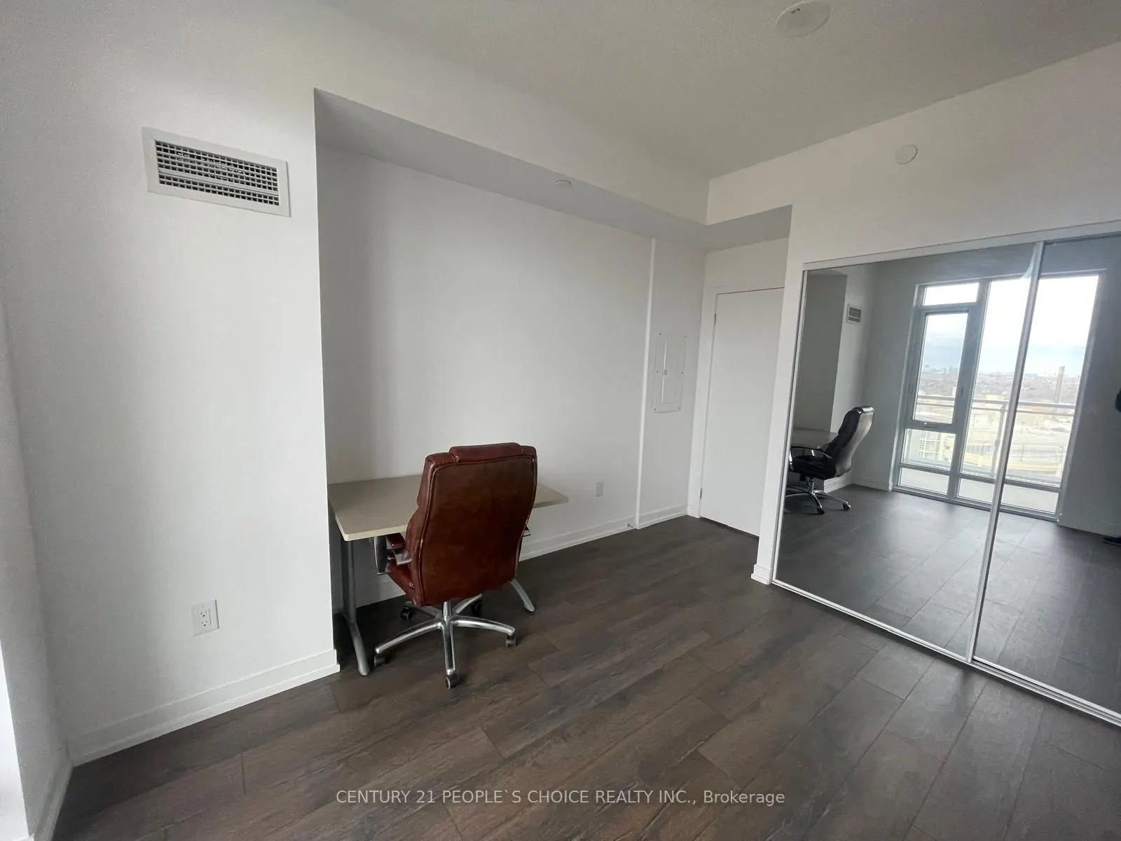 2520 Eglinton Avenue W, #810