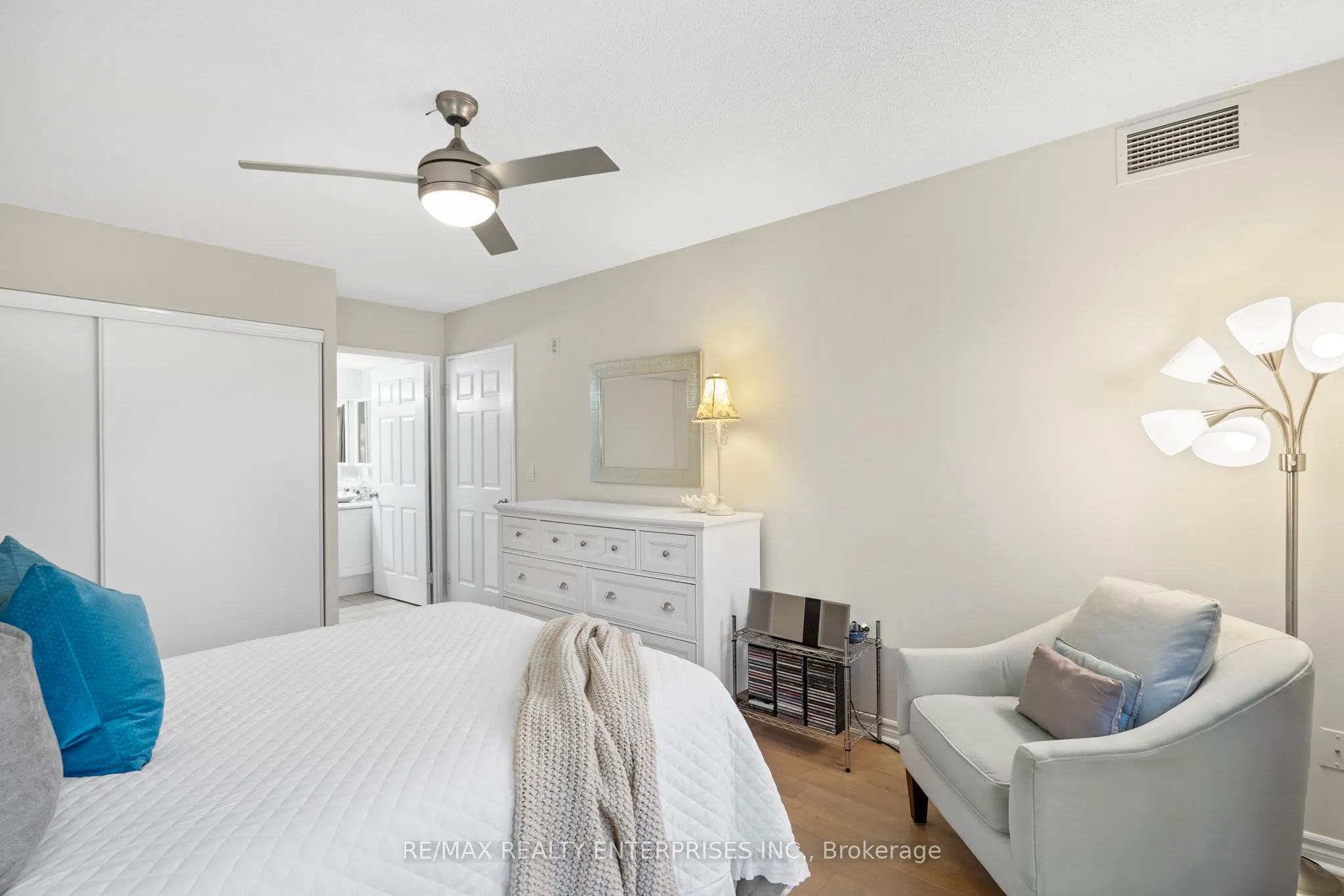 2300 Parkhaven Boulevard, #303