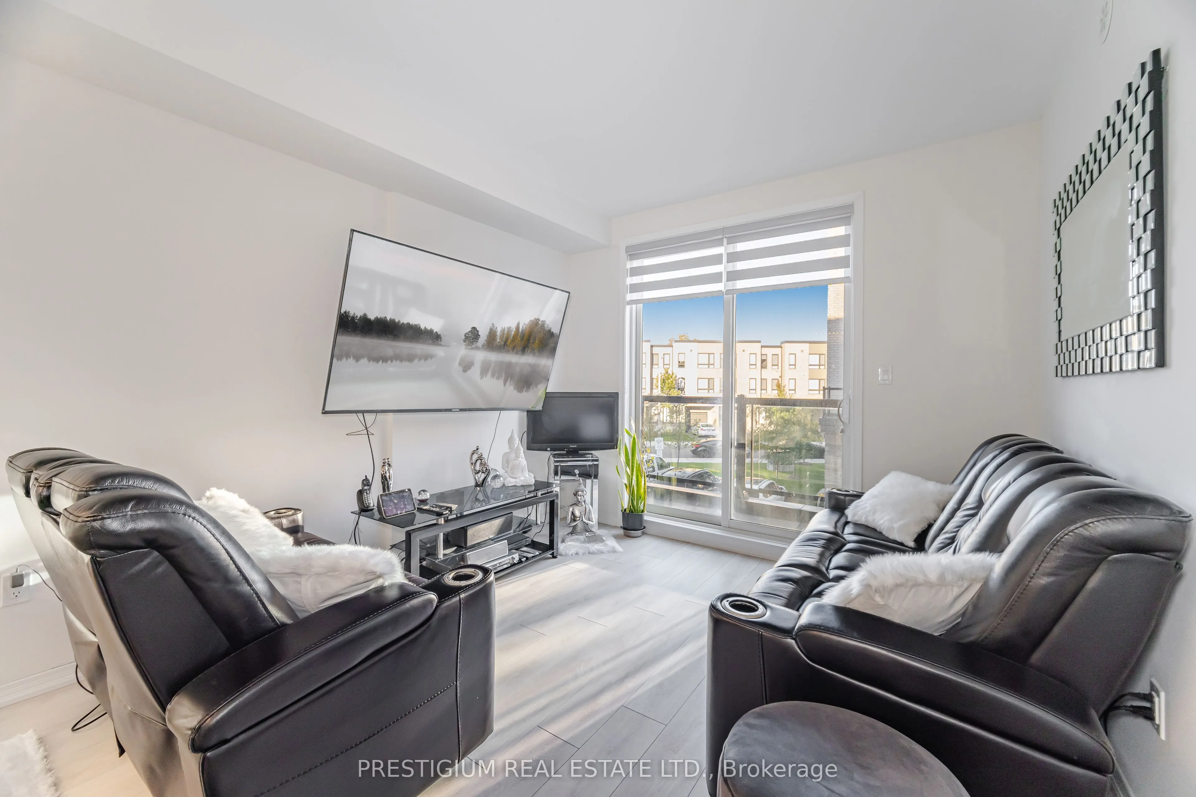 22 HUMBERWOOD Boulevard, #3