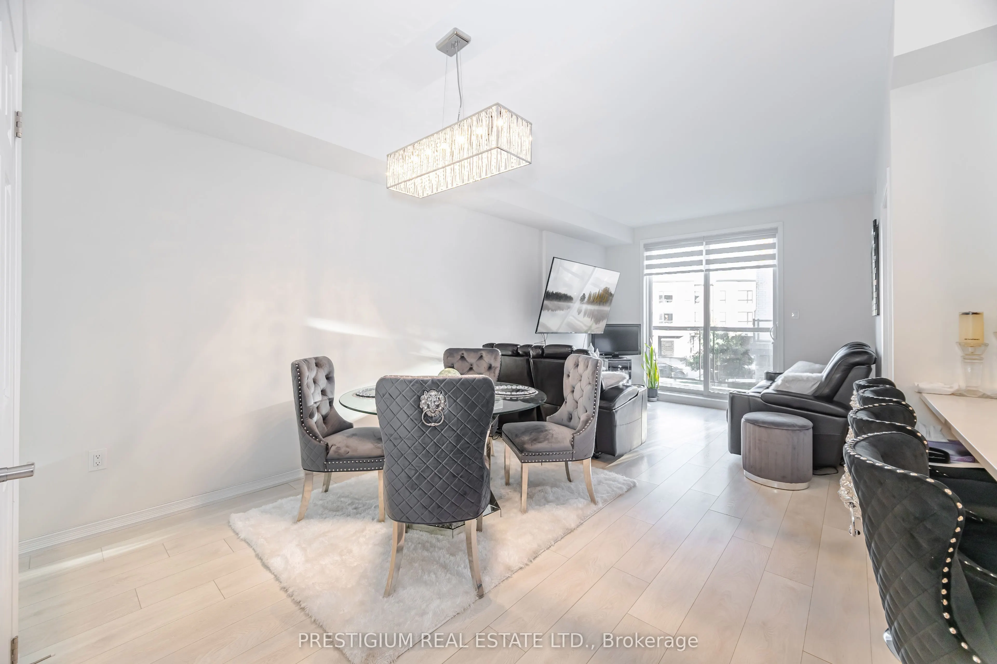 22 HUMBERWOOD Boulevard, #3