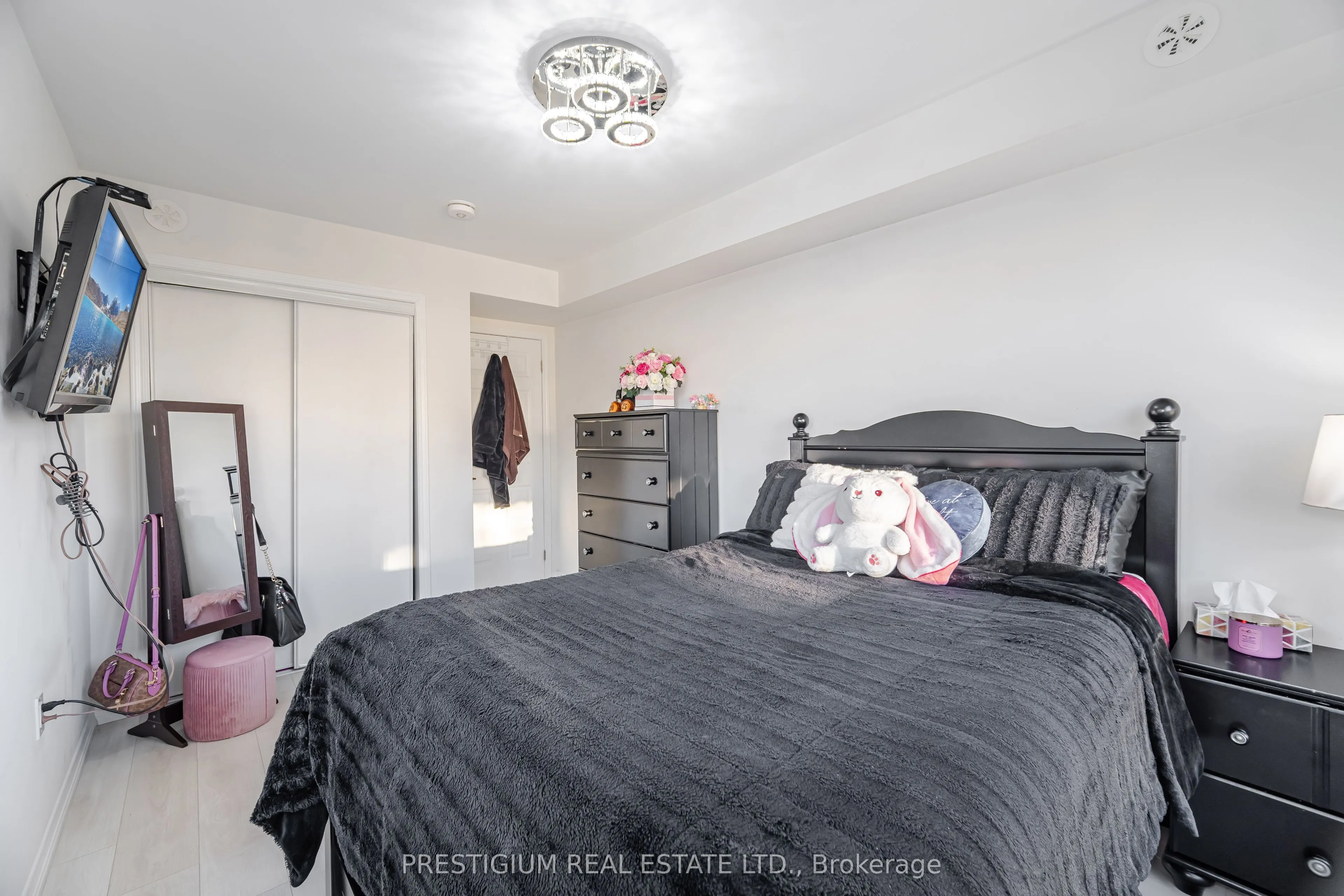 22 HUMBERWOOD Boulevard, #3