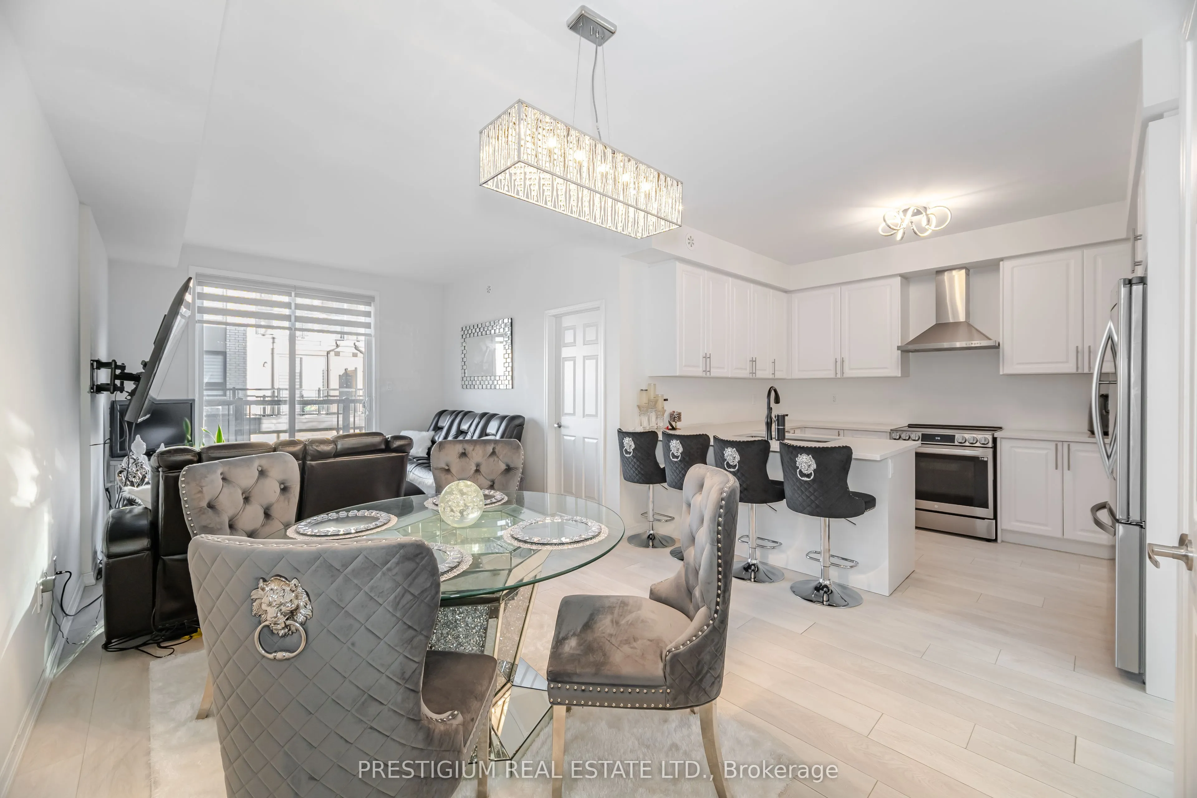 22 HUMBERWOOD Boulevard, #3