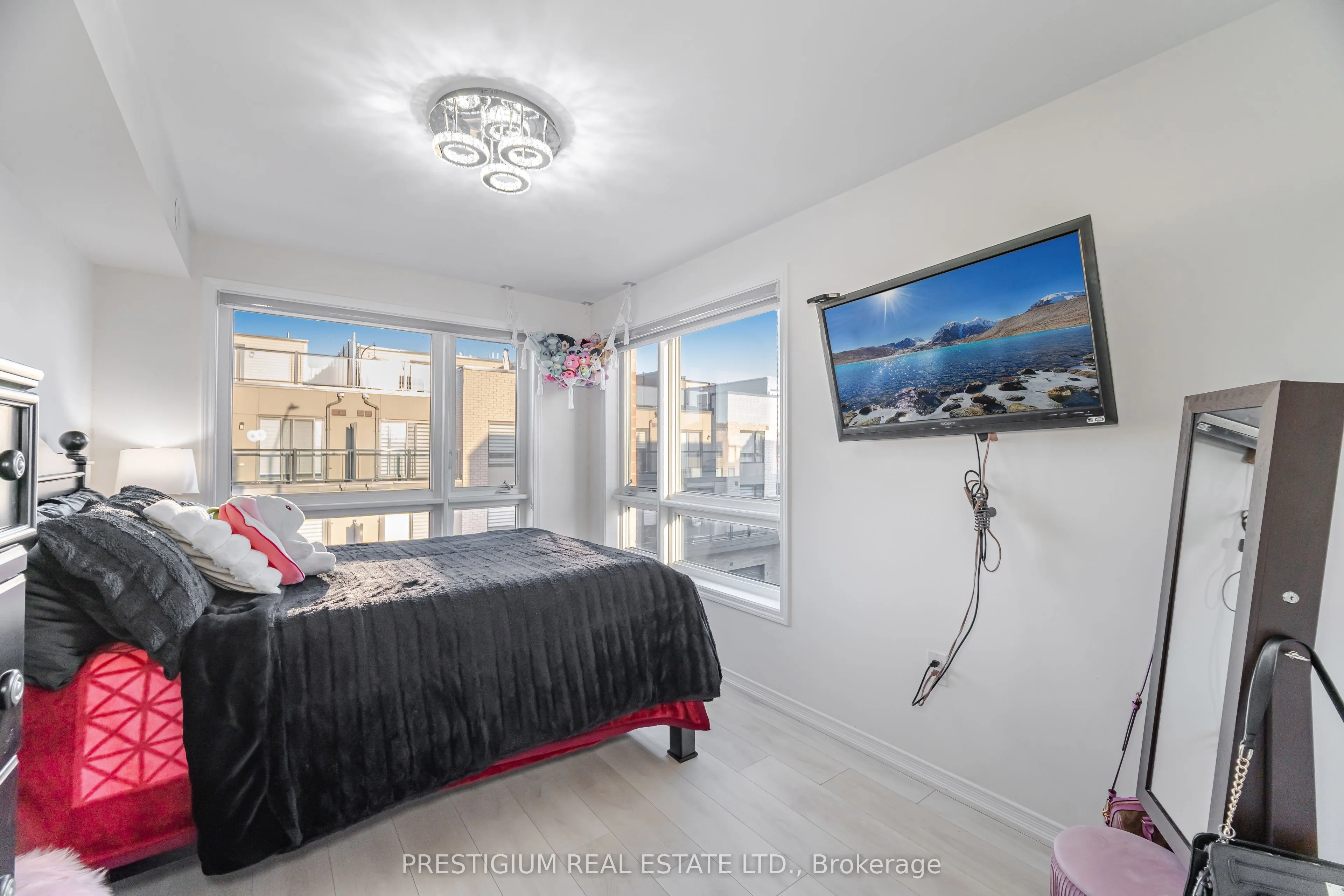 22 HUMBERWOOD Boulevard, #3