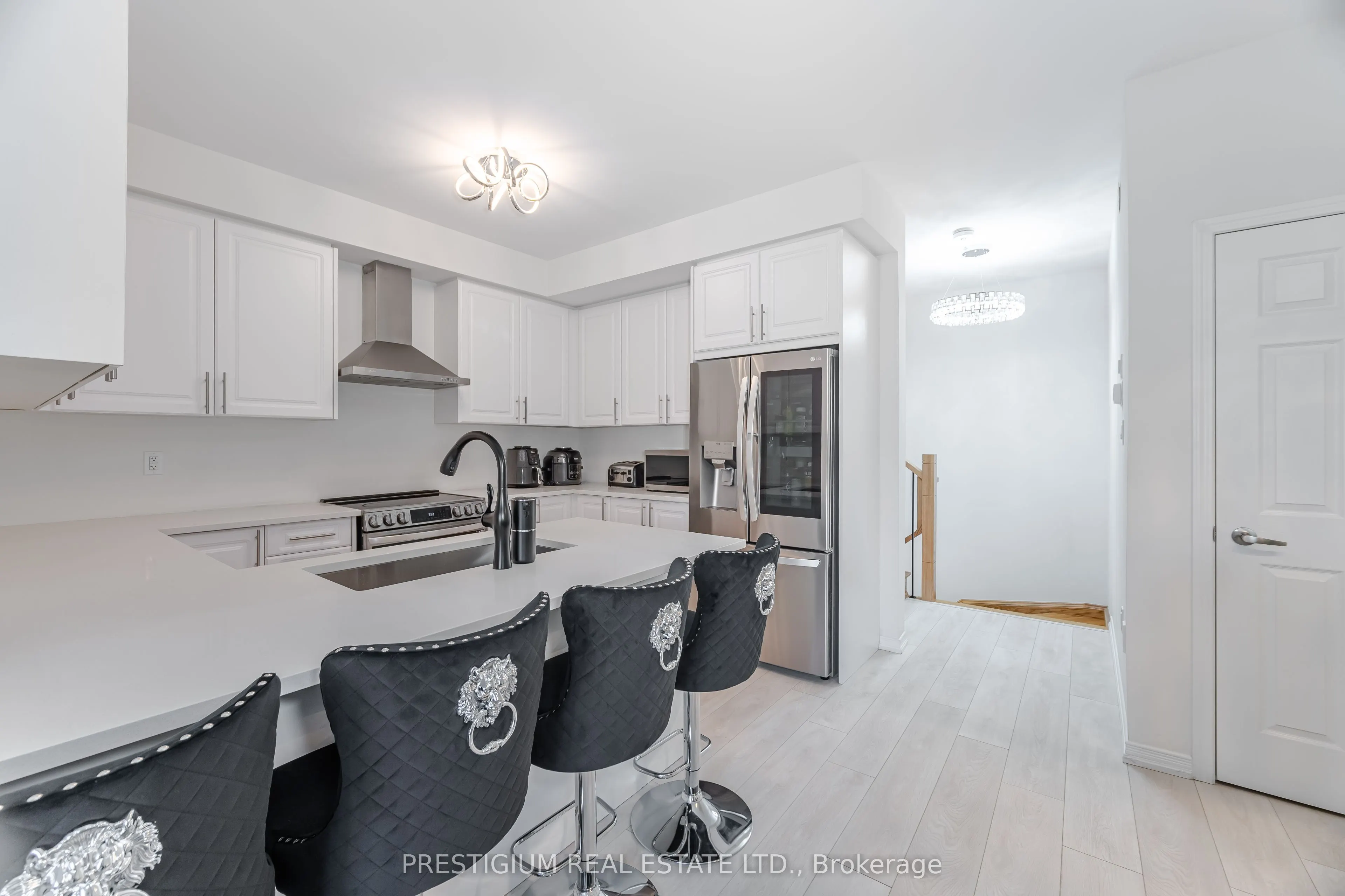 22 HUMBERWOOD Boulevard, #3