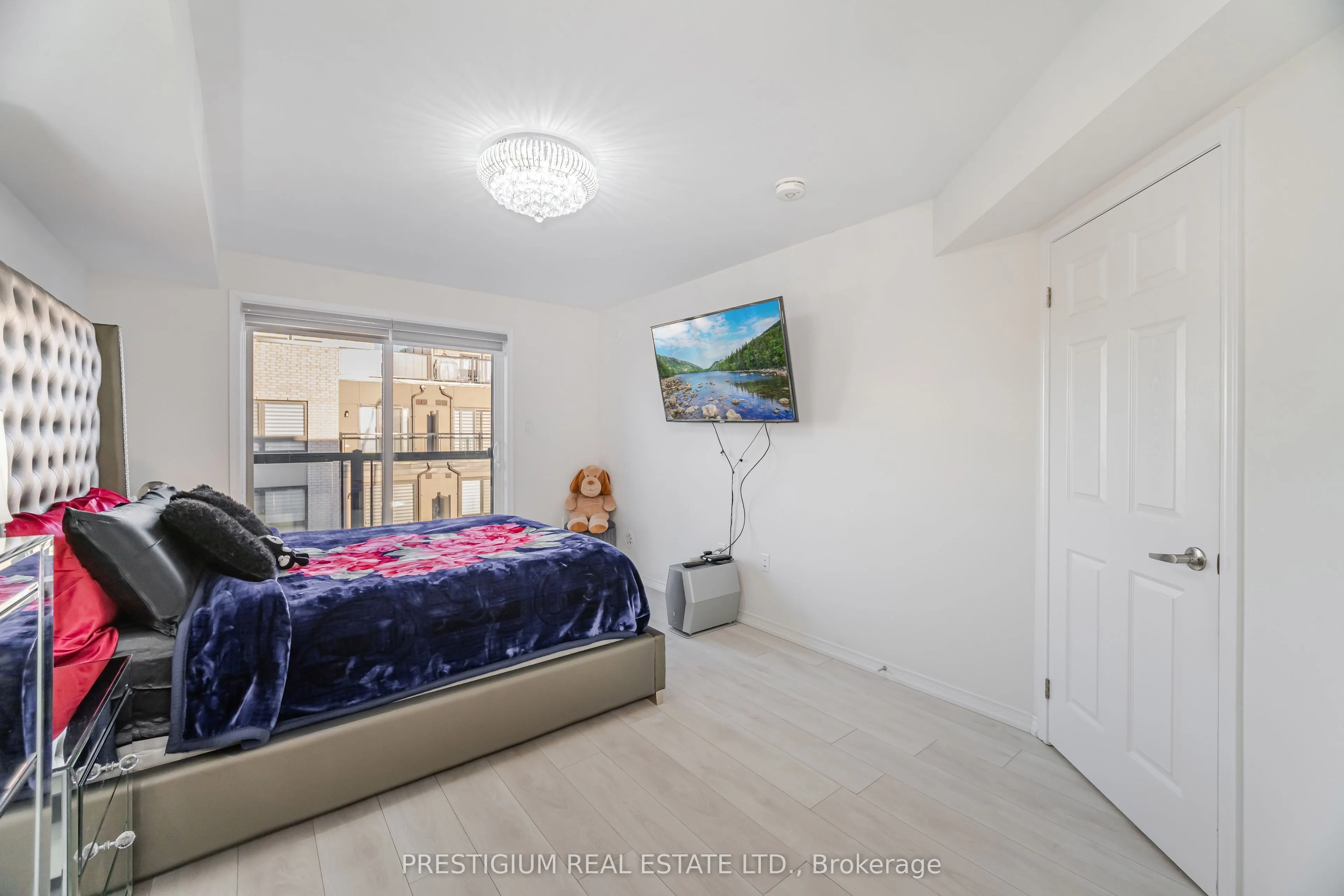 22 HUMBERWOOD Boulevard, #3