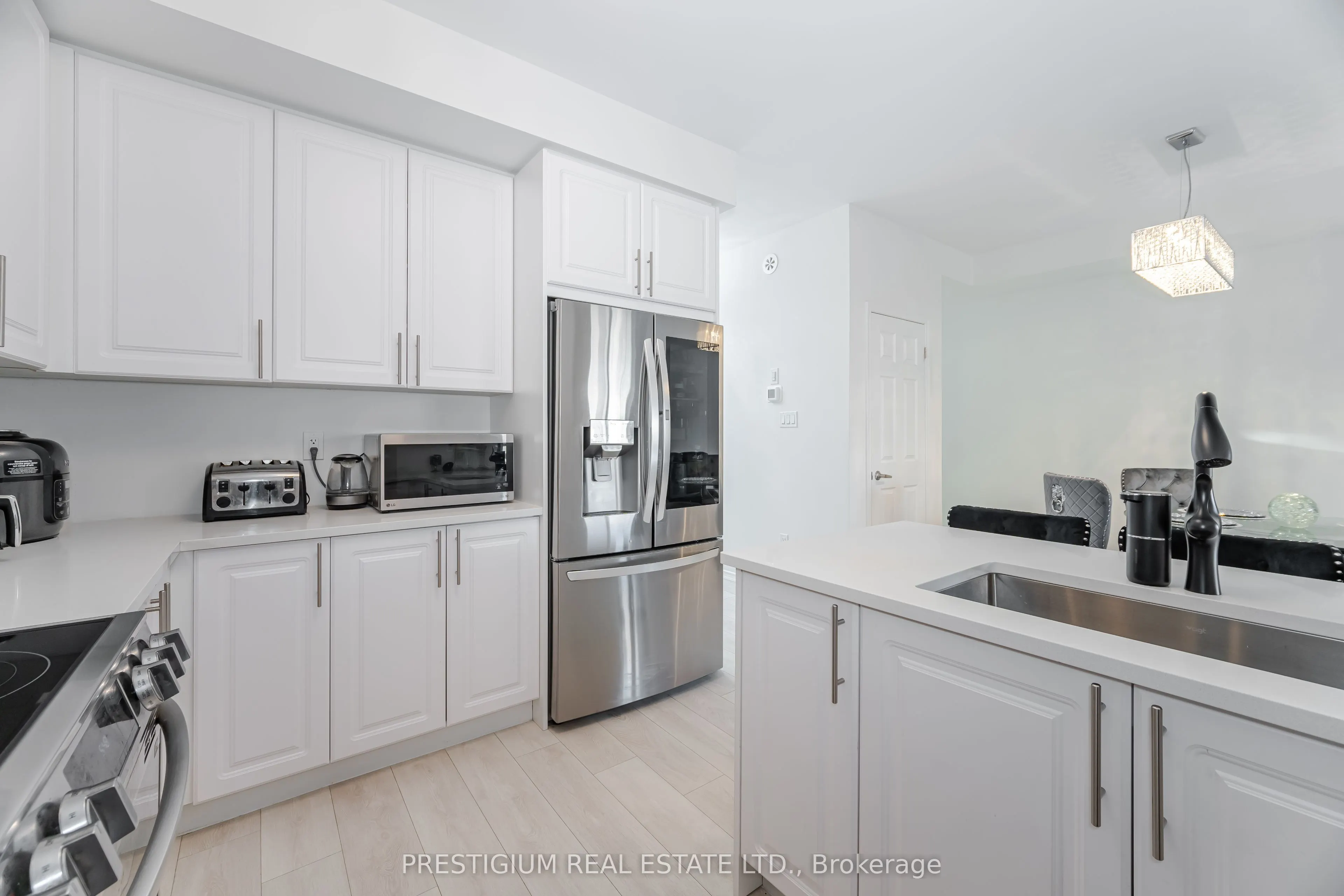 22 HUMBERWOOD Boulevard, #3