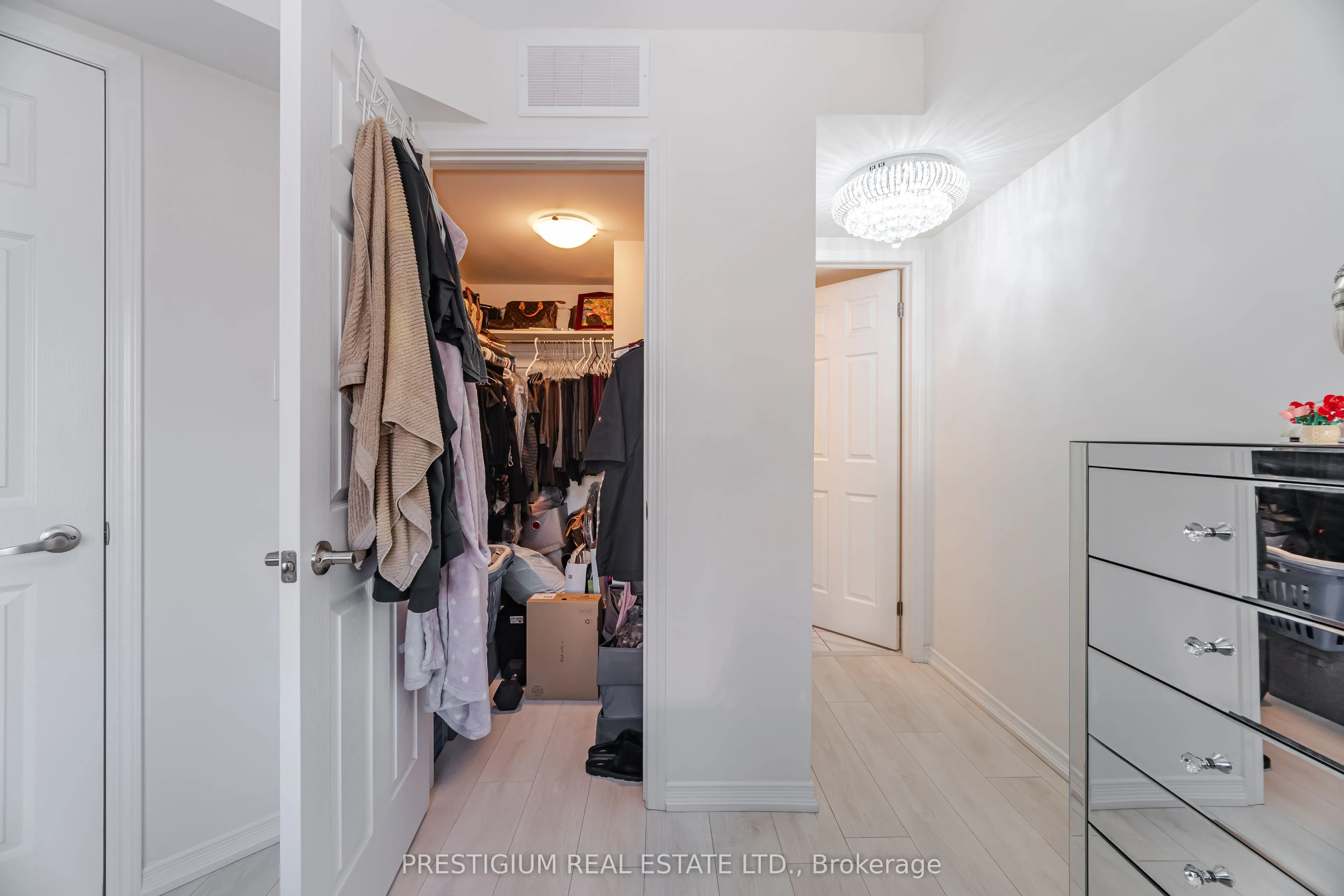 22 HUMBERWOOD Boulevard, #3