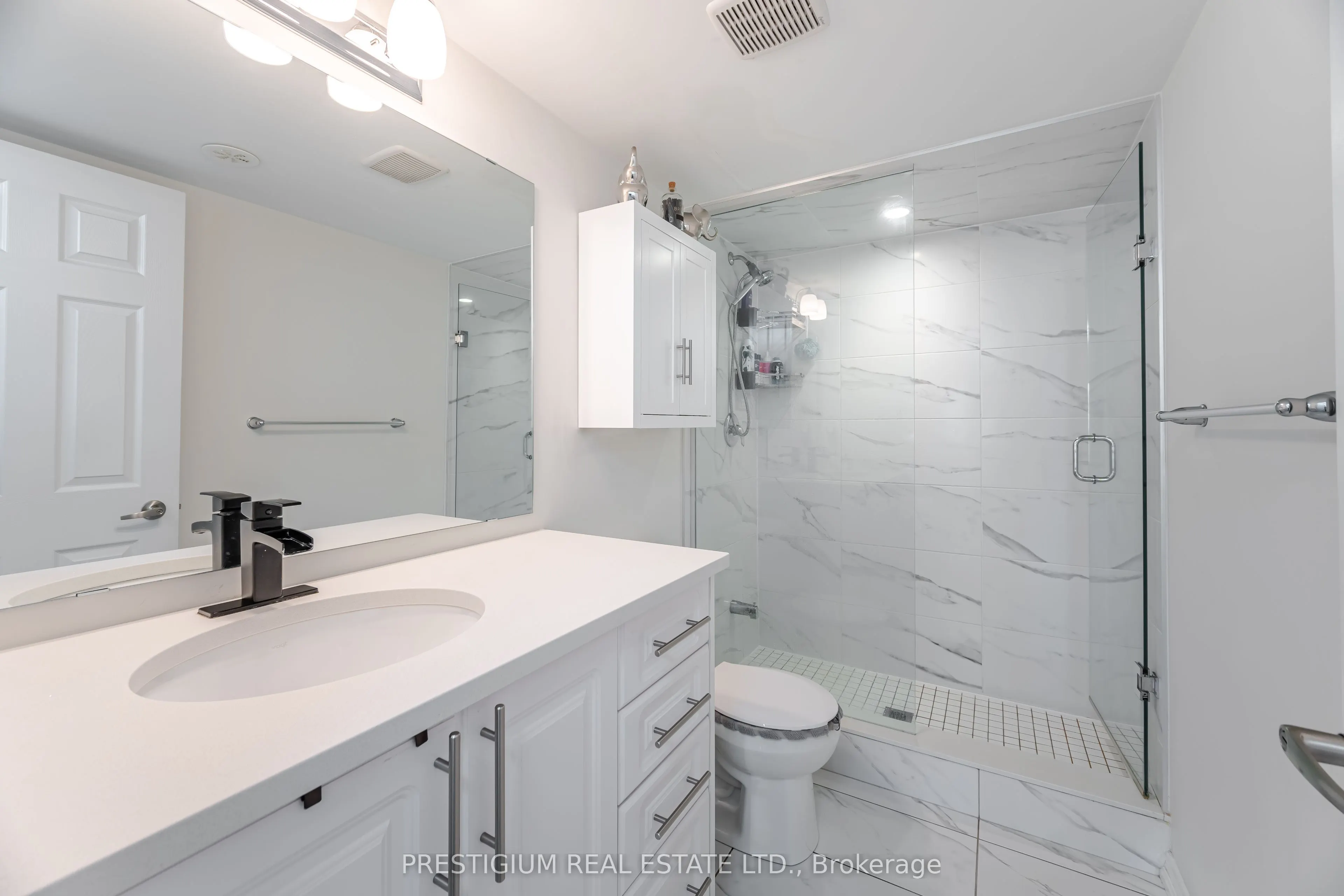 22 HUMBERWOOD Boulevard, #3