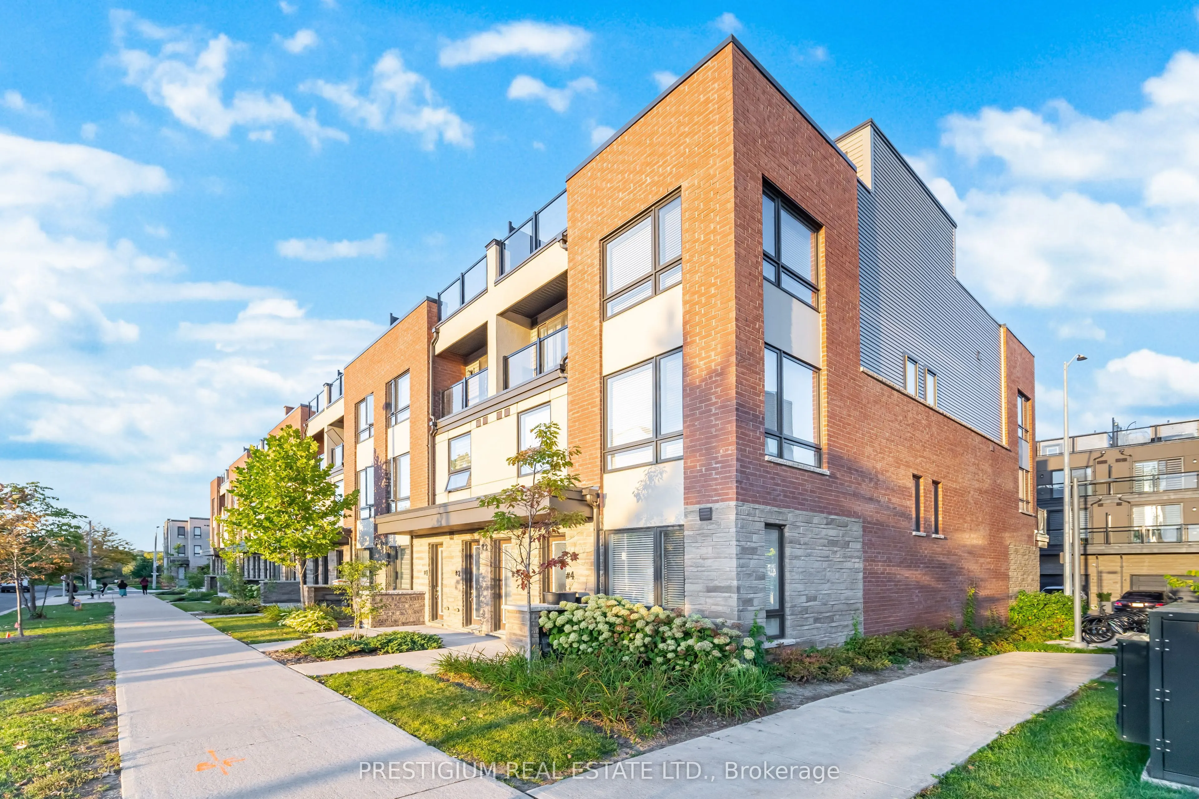 22 HUMBERWOOD Boulevard, #3