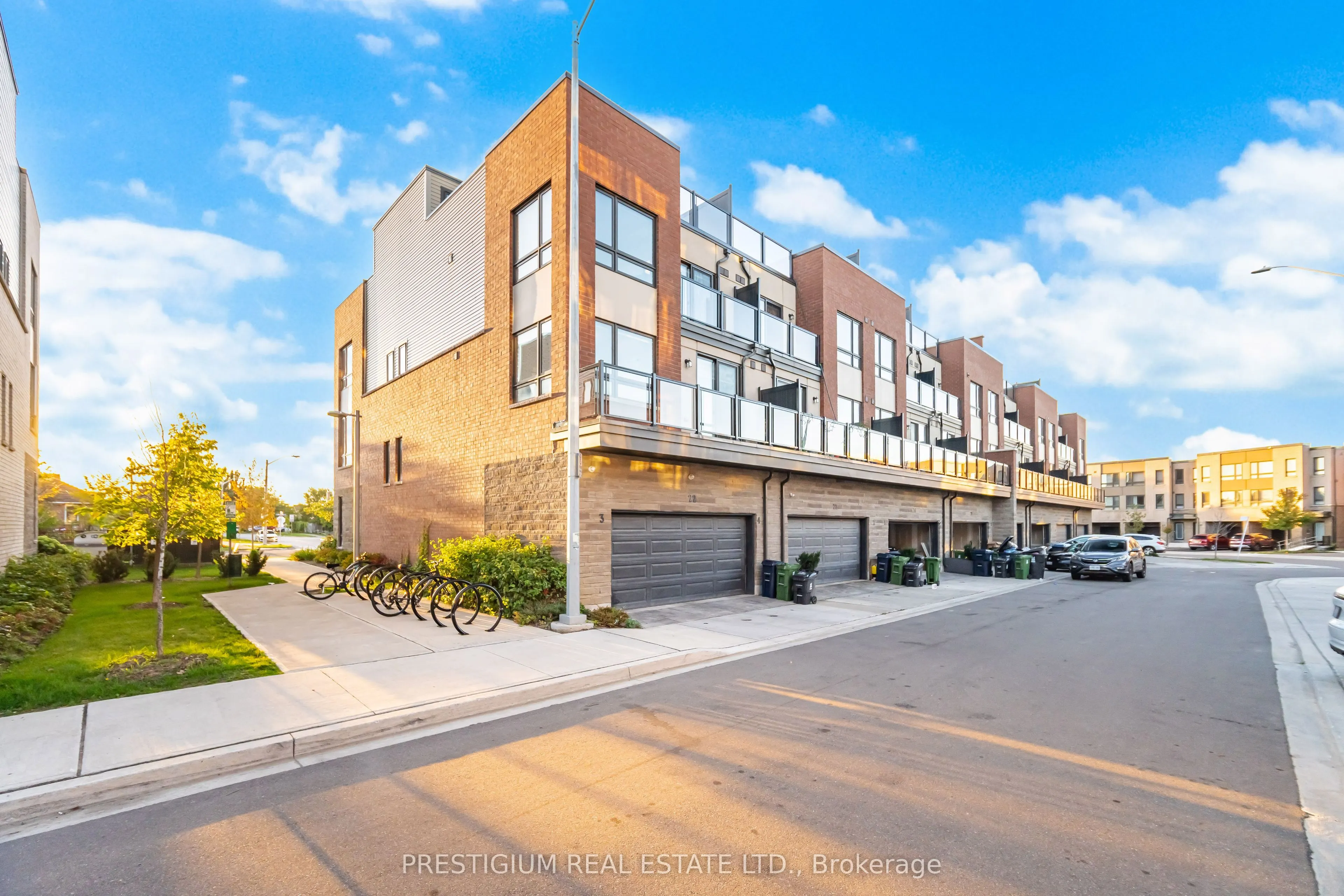 22 HUMBERWOOD Boulevard, #3