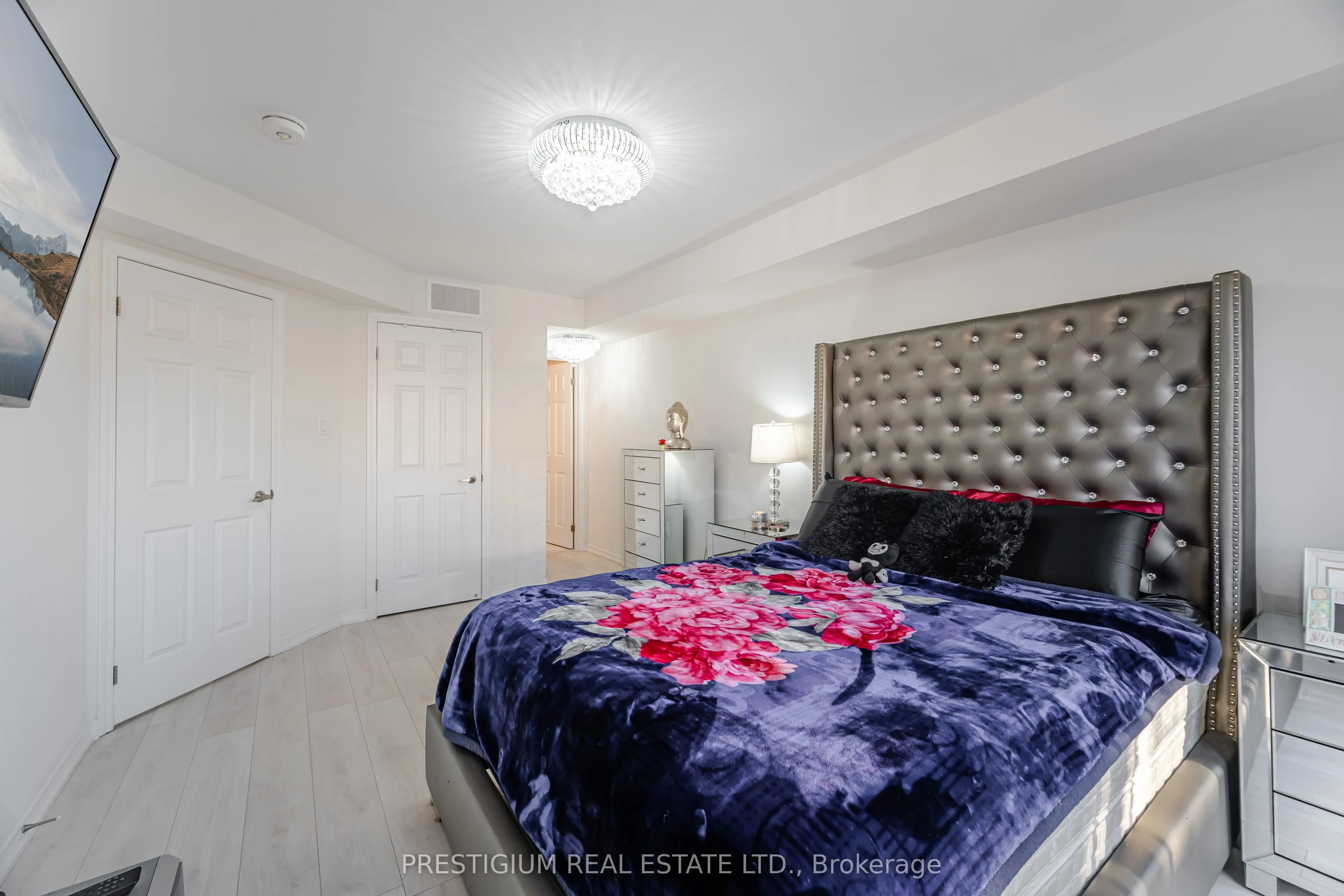22 HUMBERWOOD Boulevard, #3