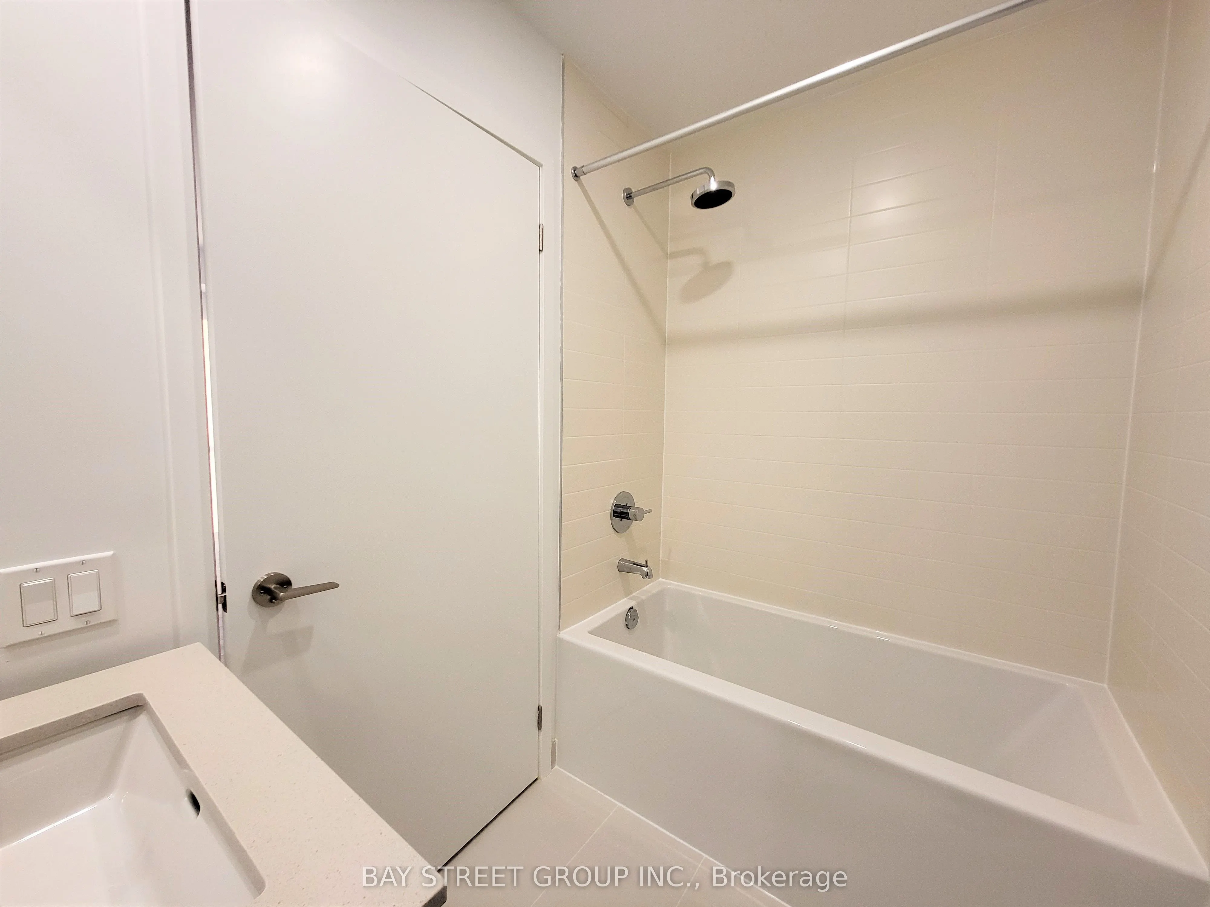 1787 St Clair Avenue W, #807