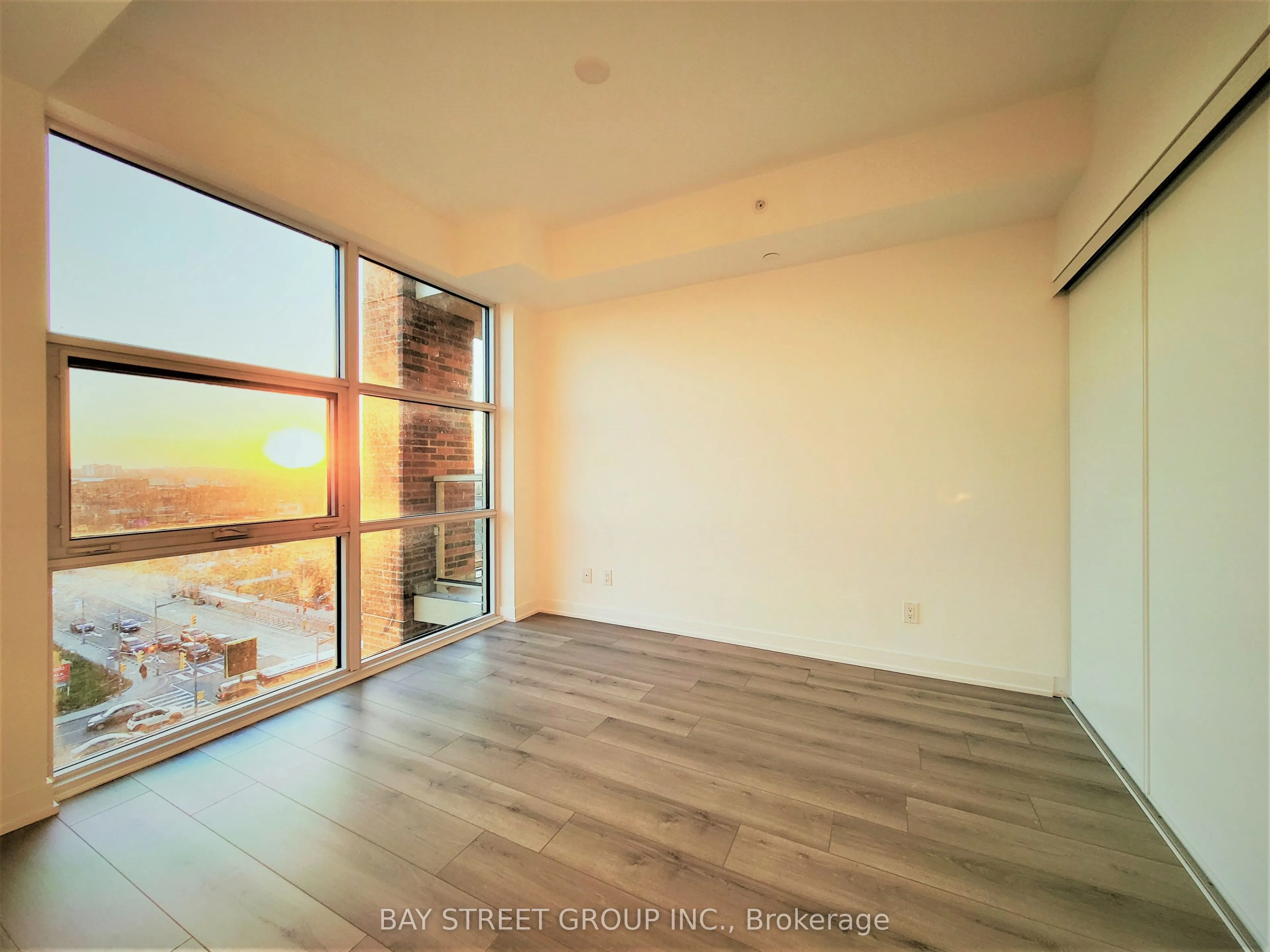 1787 St Clair Avenue W, #807