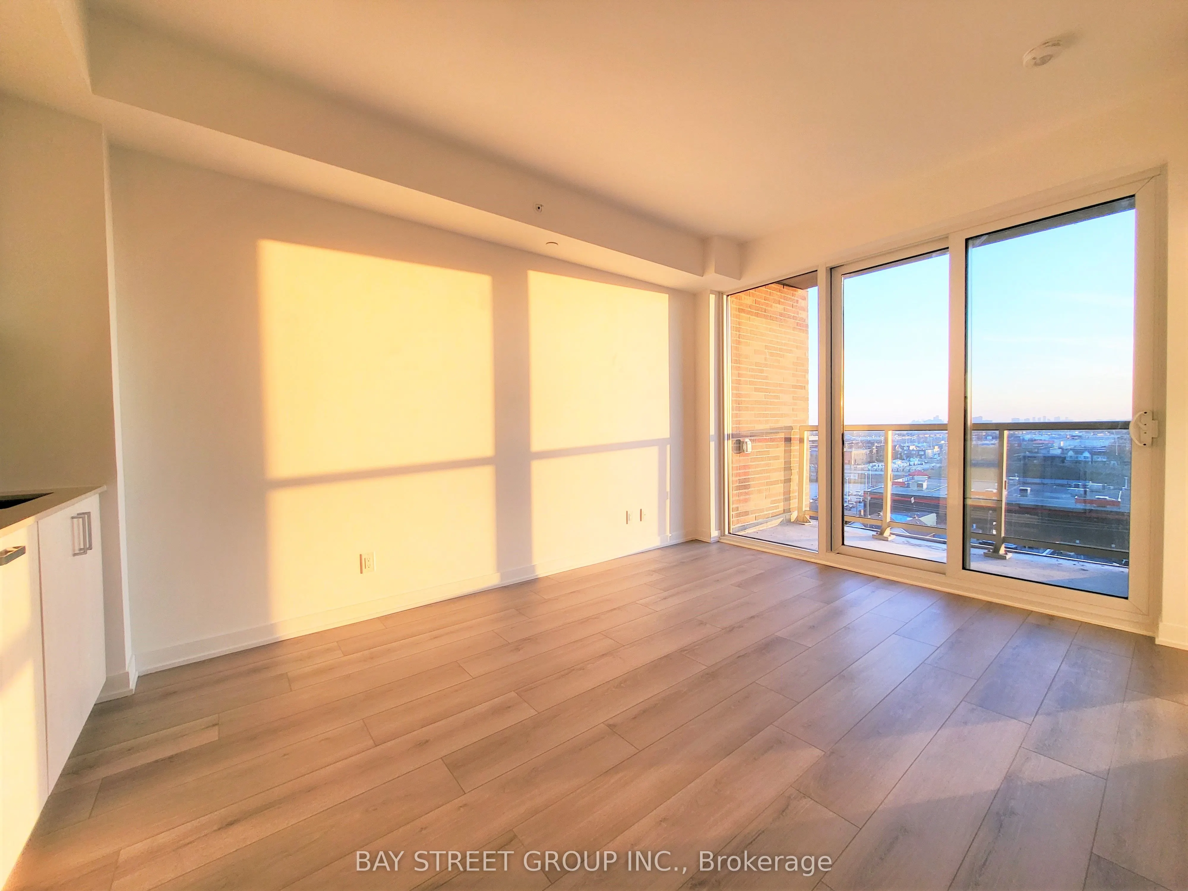 1787 St Clair Avenue W, #807