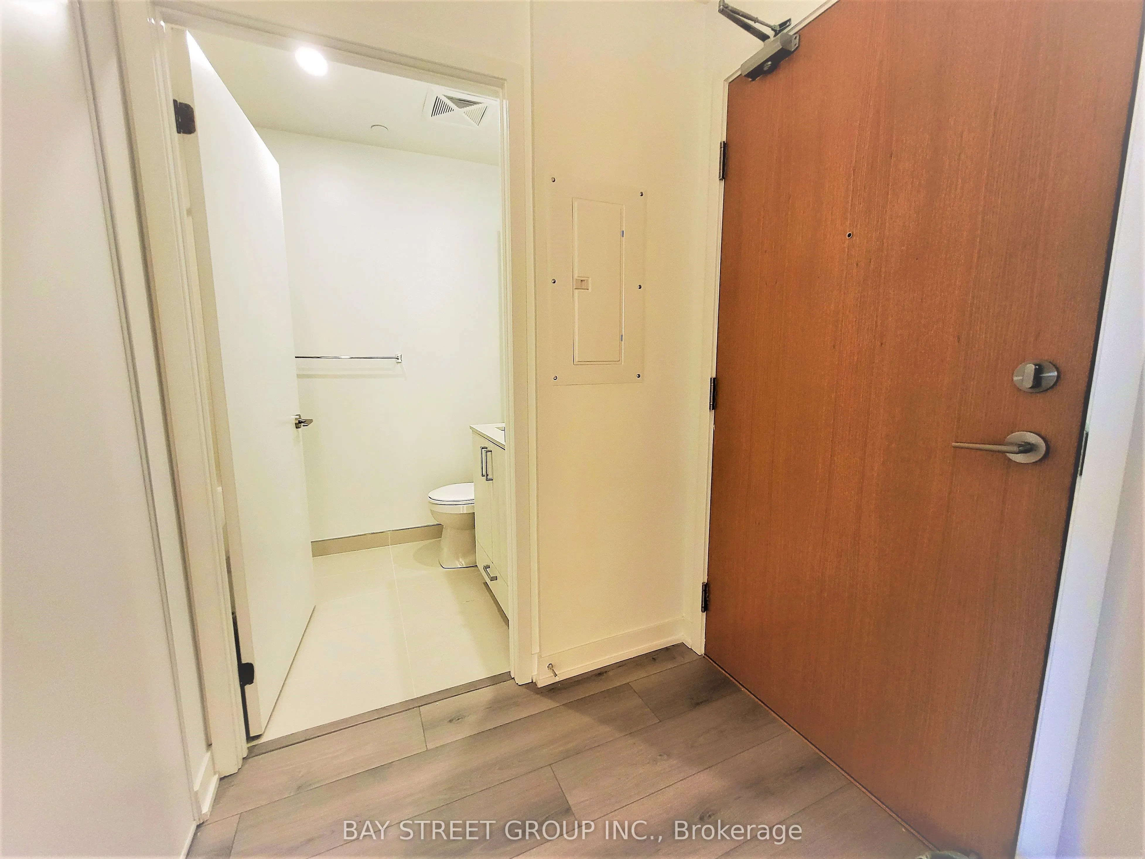 1787 St Clair Avenue W, #807