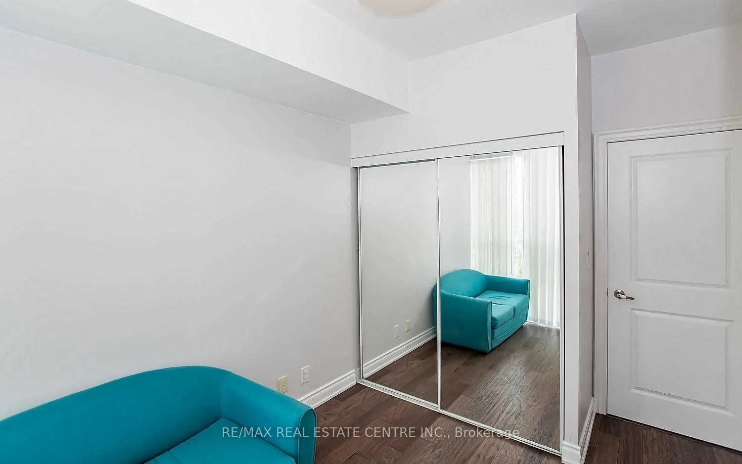 80 Absolute Avenue, #1209