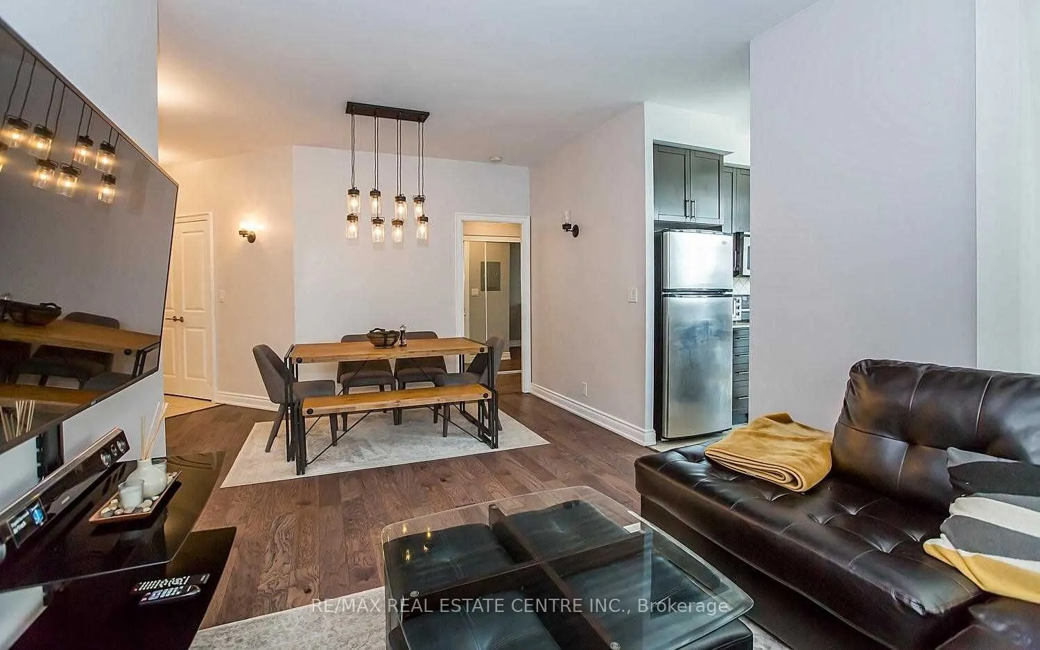 80 Absolute Avenue, #1209