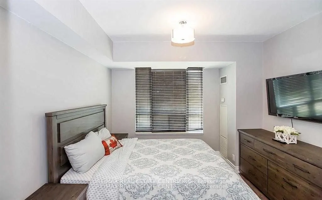 80 Absolute Avenue, #1209