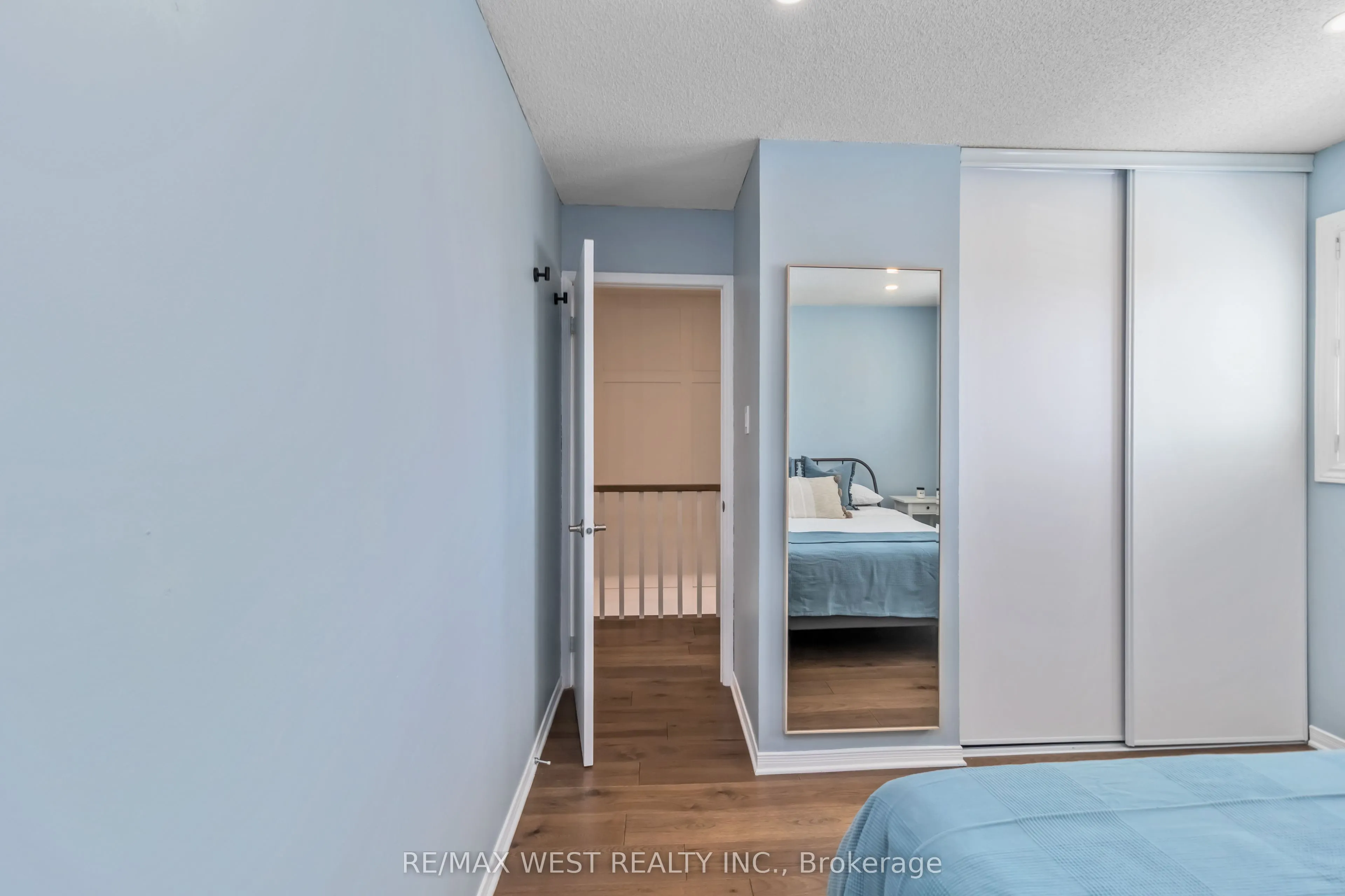 440 BLUESKY Crescent