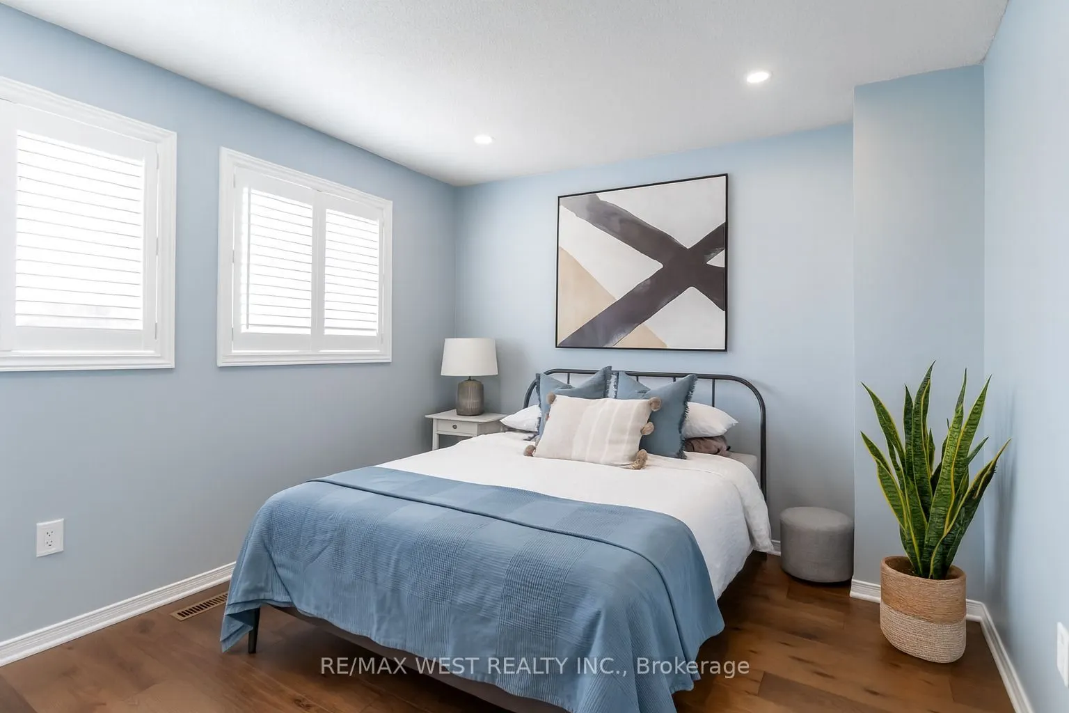 440 BLUESKY Crescent