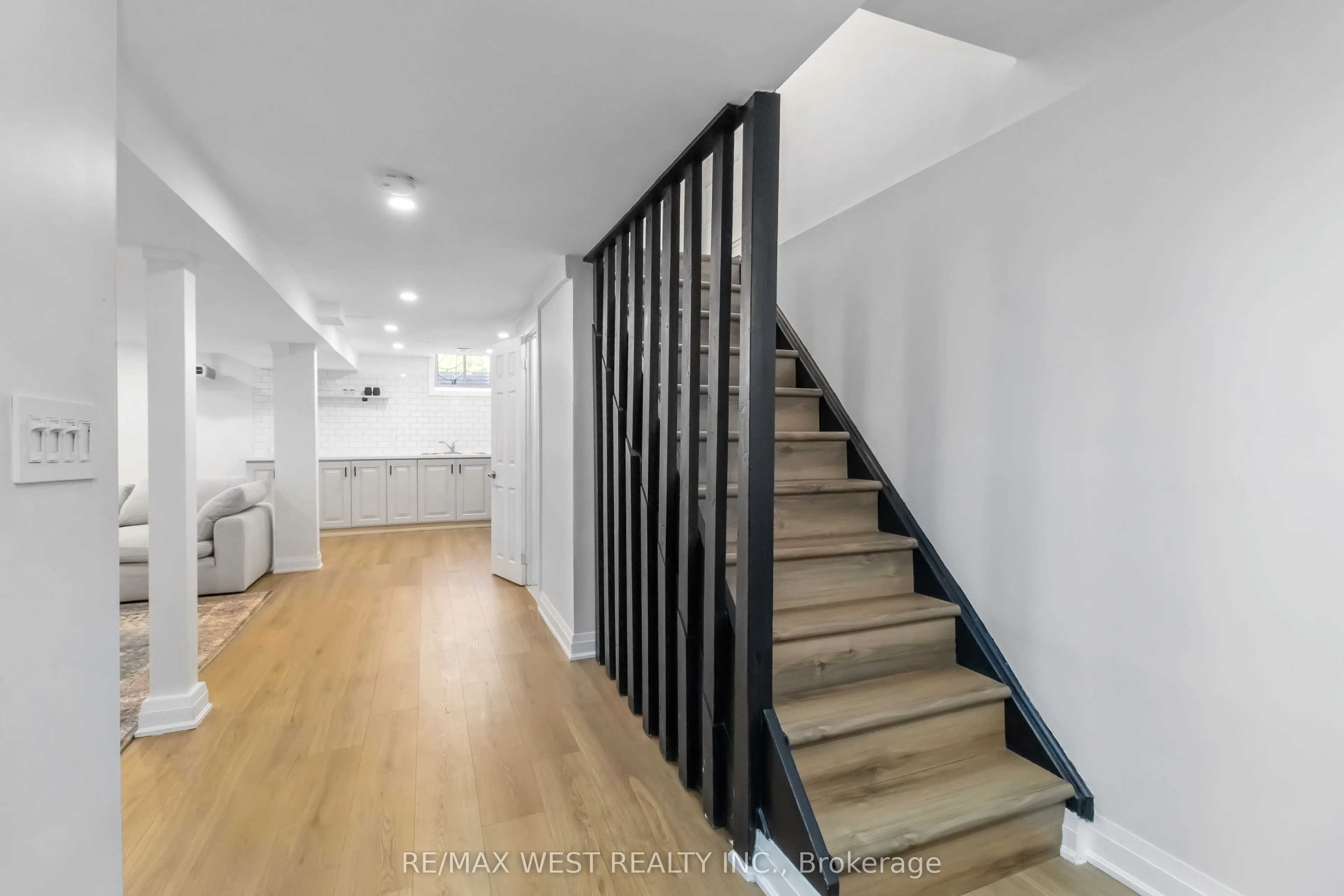440 BLUESKY Crescent